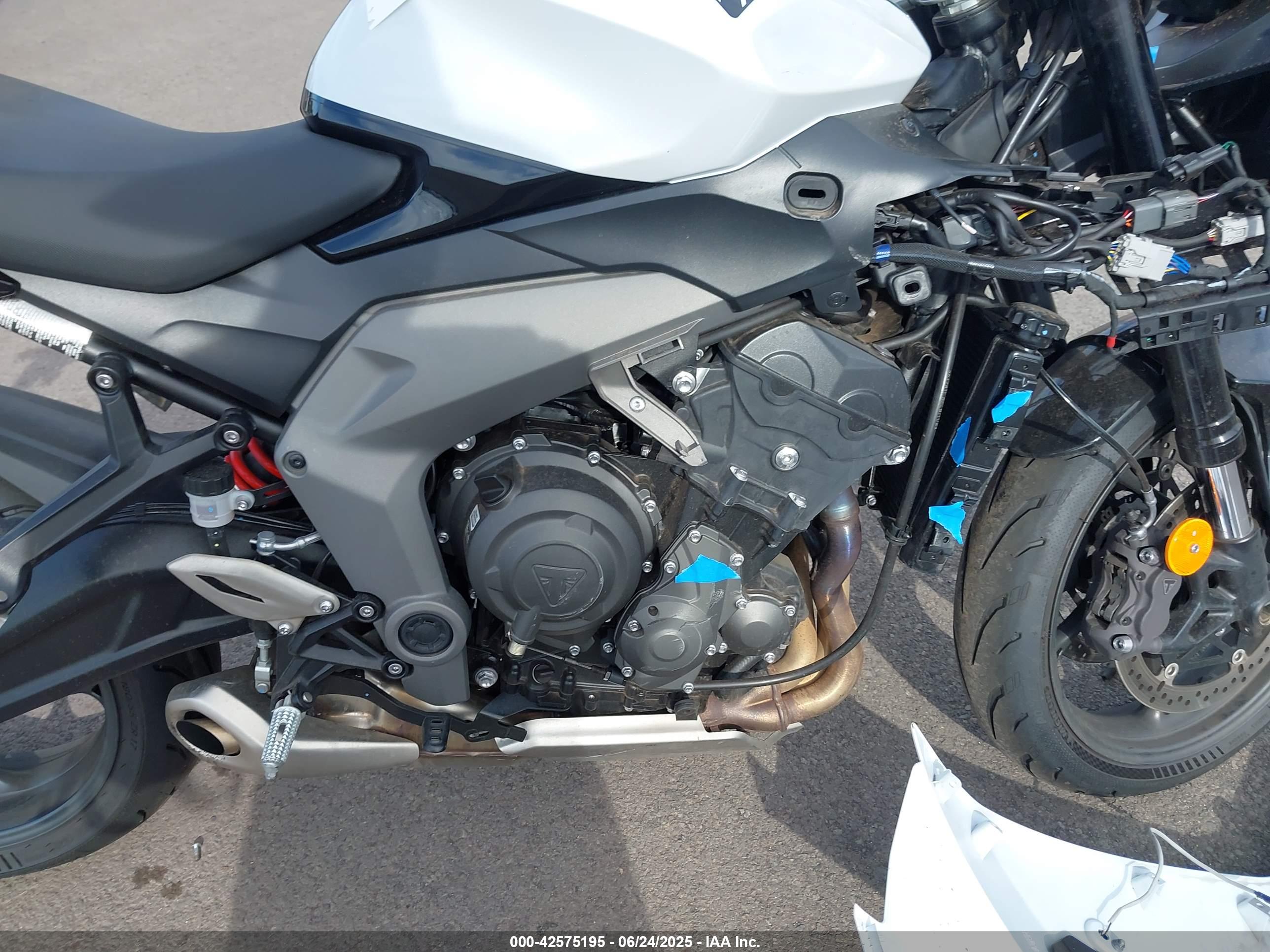 TRIUMPH MOTORCYCLE image 8