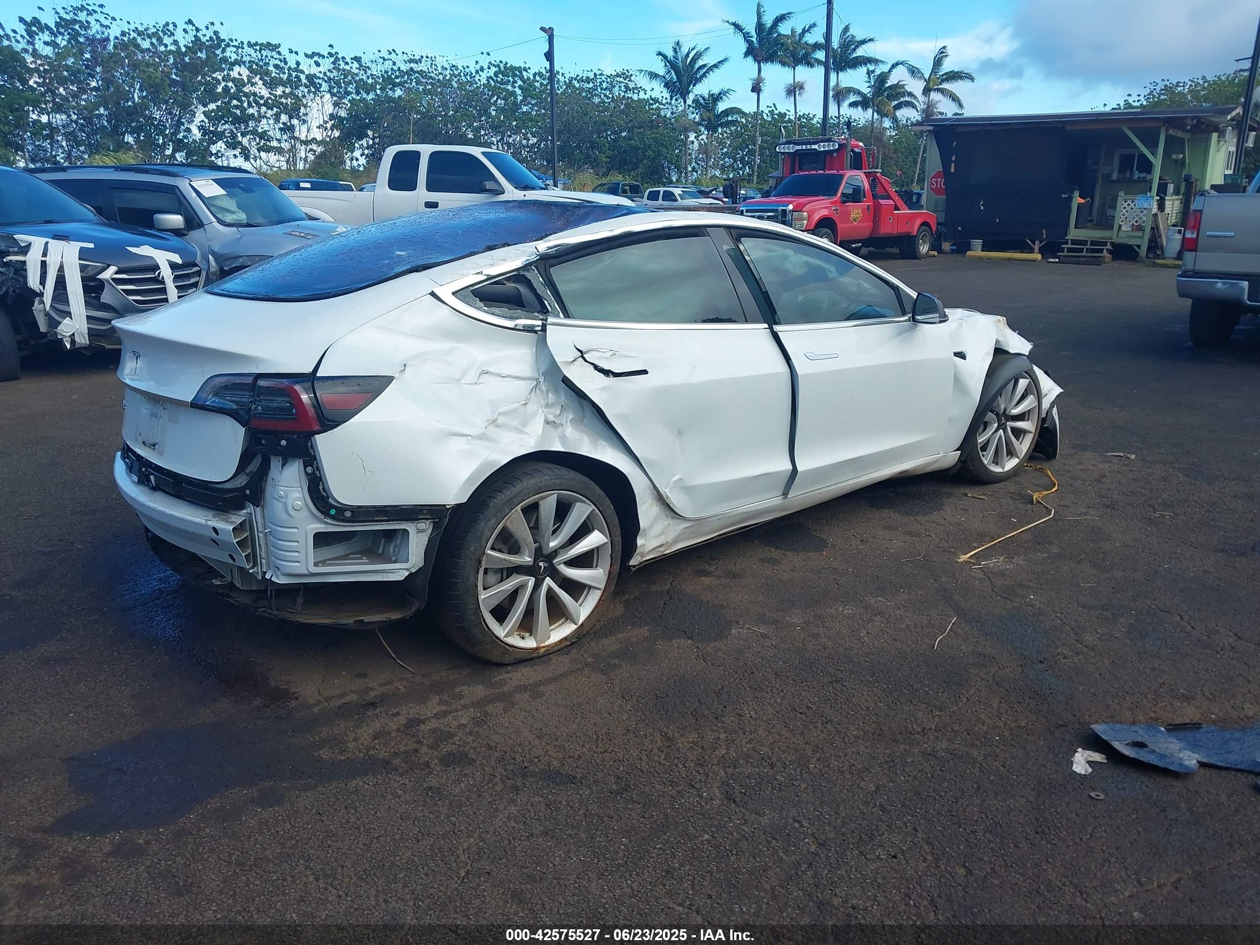 TESLA MODEL image 4