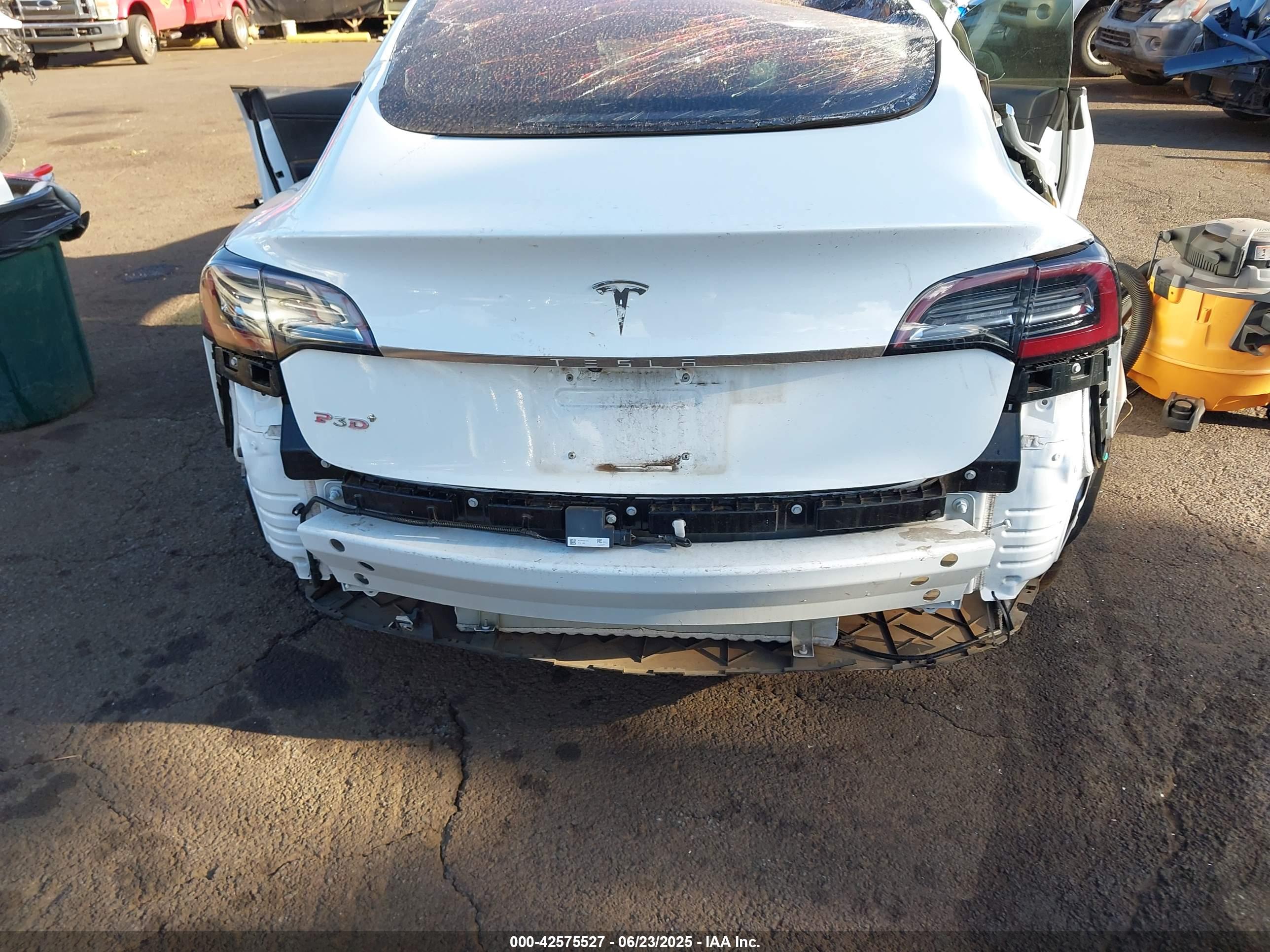 TESLA MODEL image 6