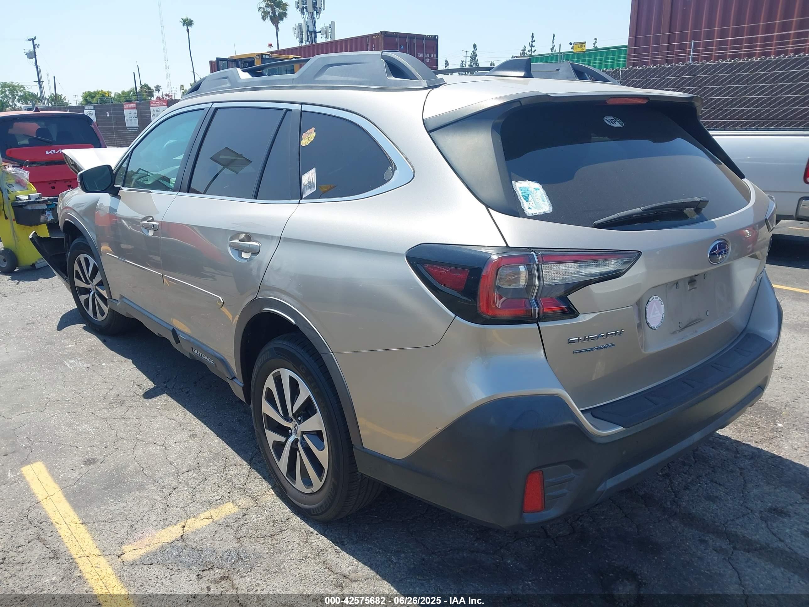 SUBARU OUTBACK image 3