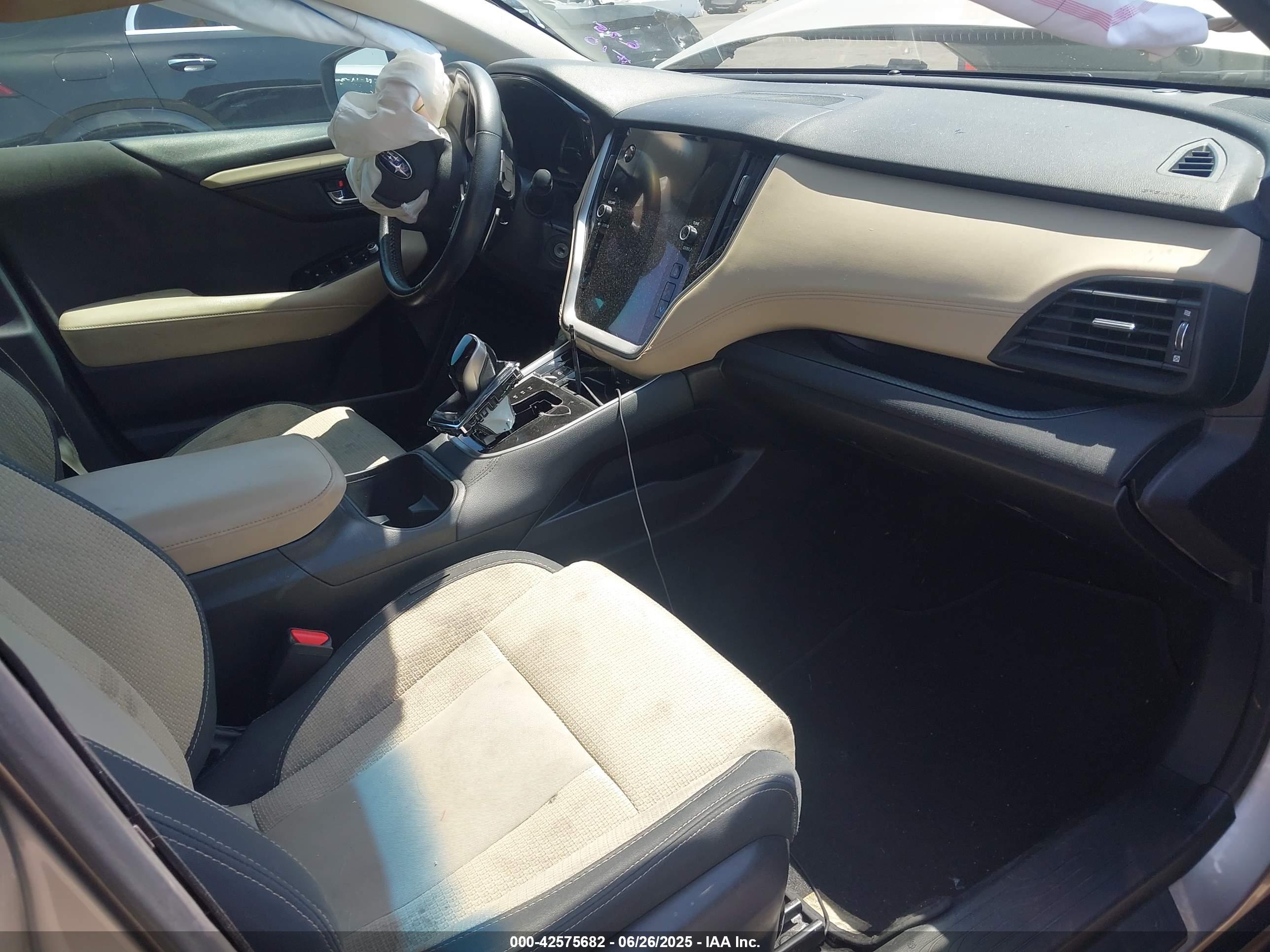 SUBARU OUTBACK image 5