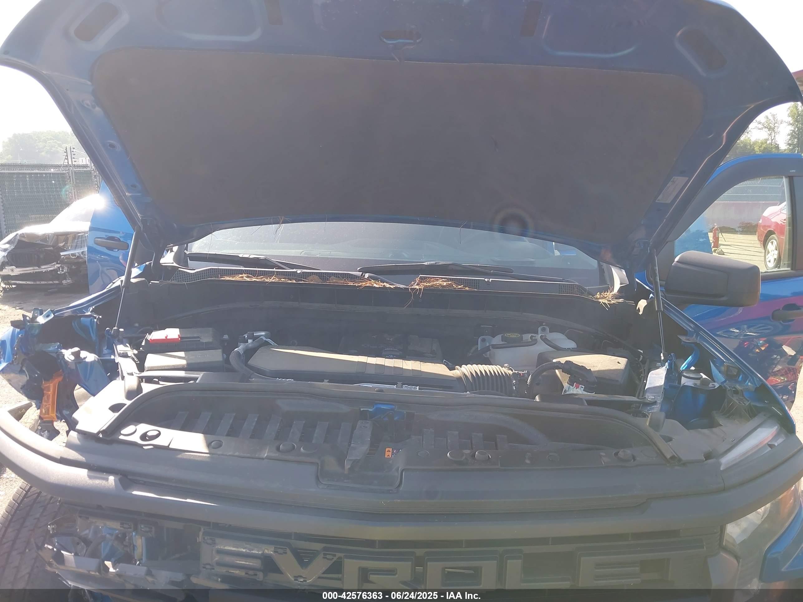 CHEVROLET SILVERADO image 10