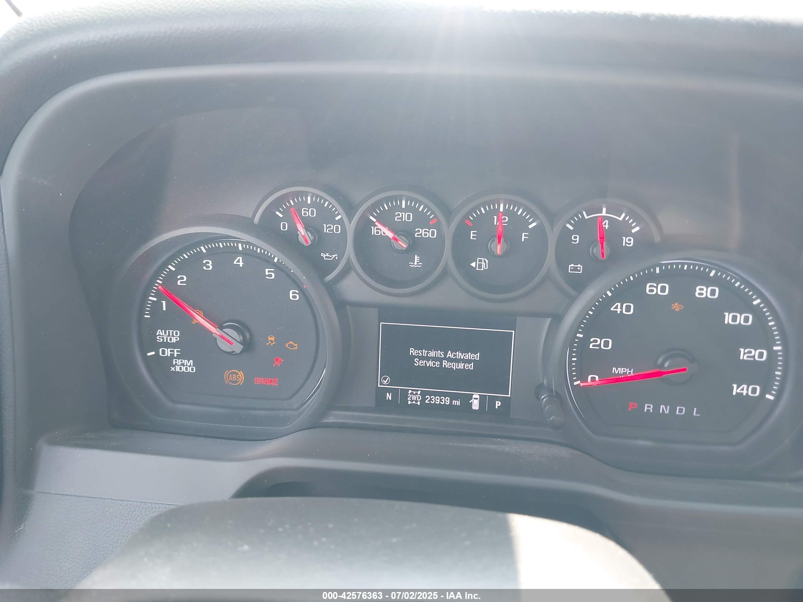 CHEVROLET SILVERADO image 7