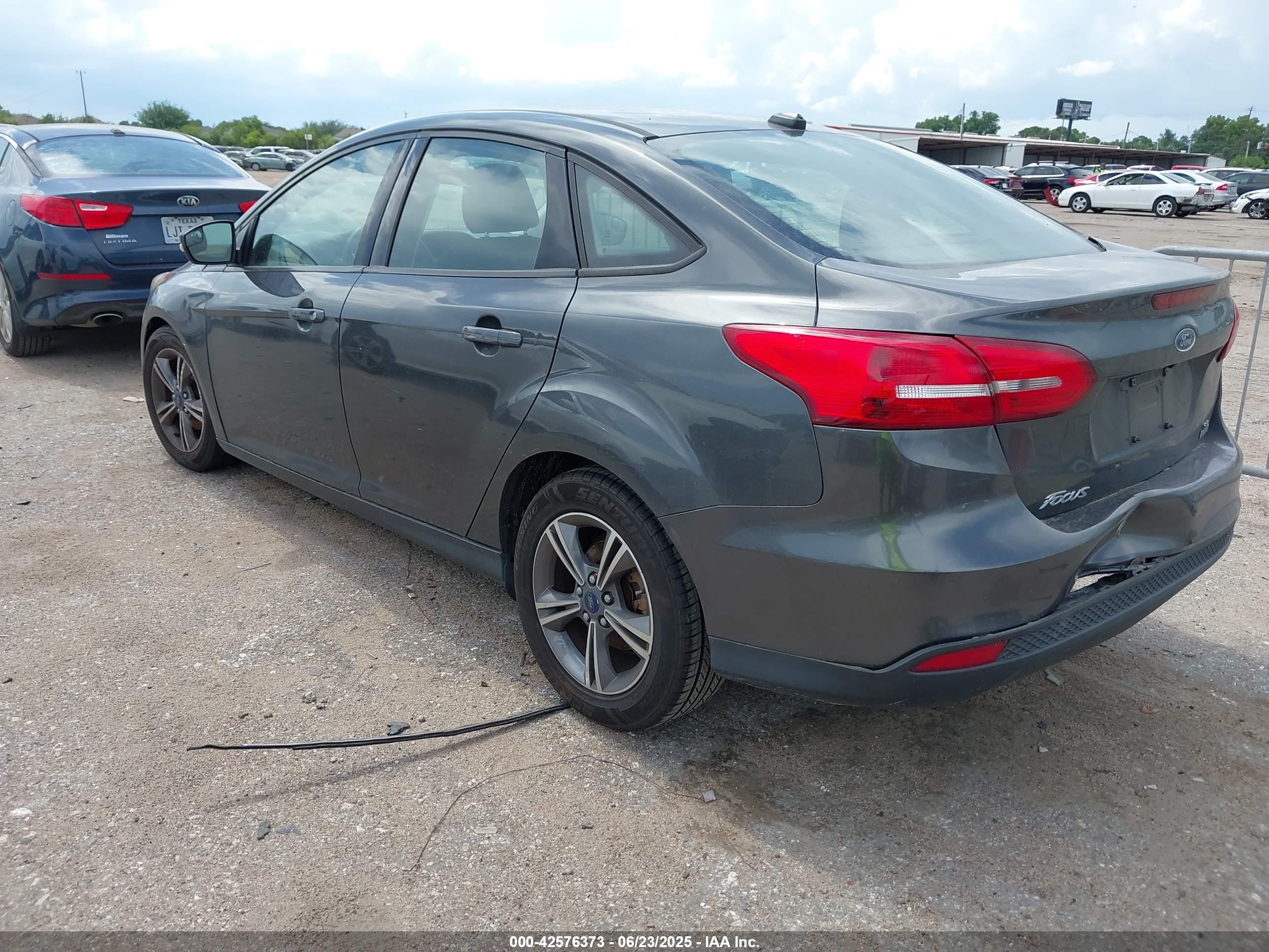 FORD FOCUS image 3
