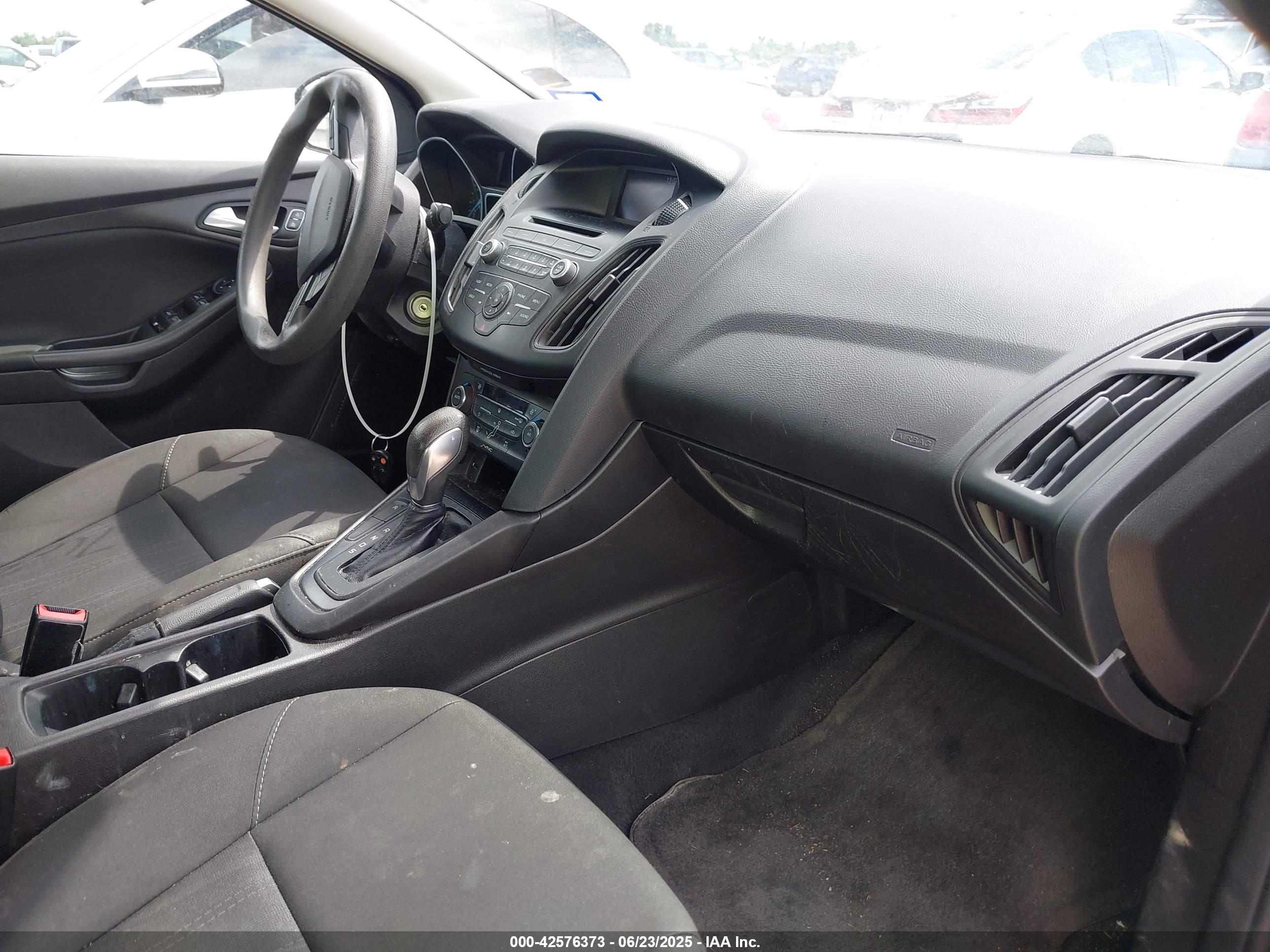 FORD FOCUS image 5