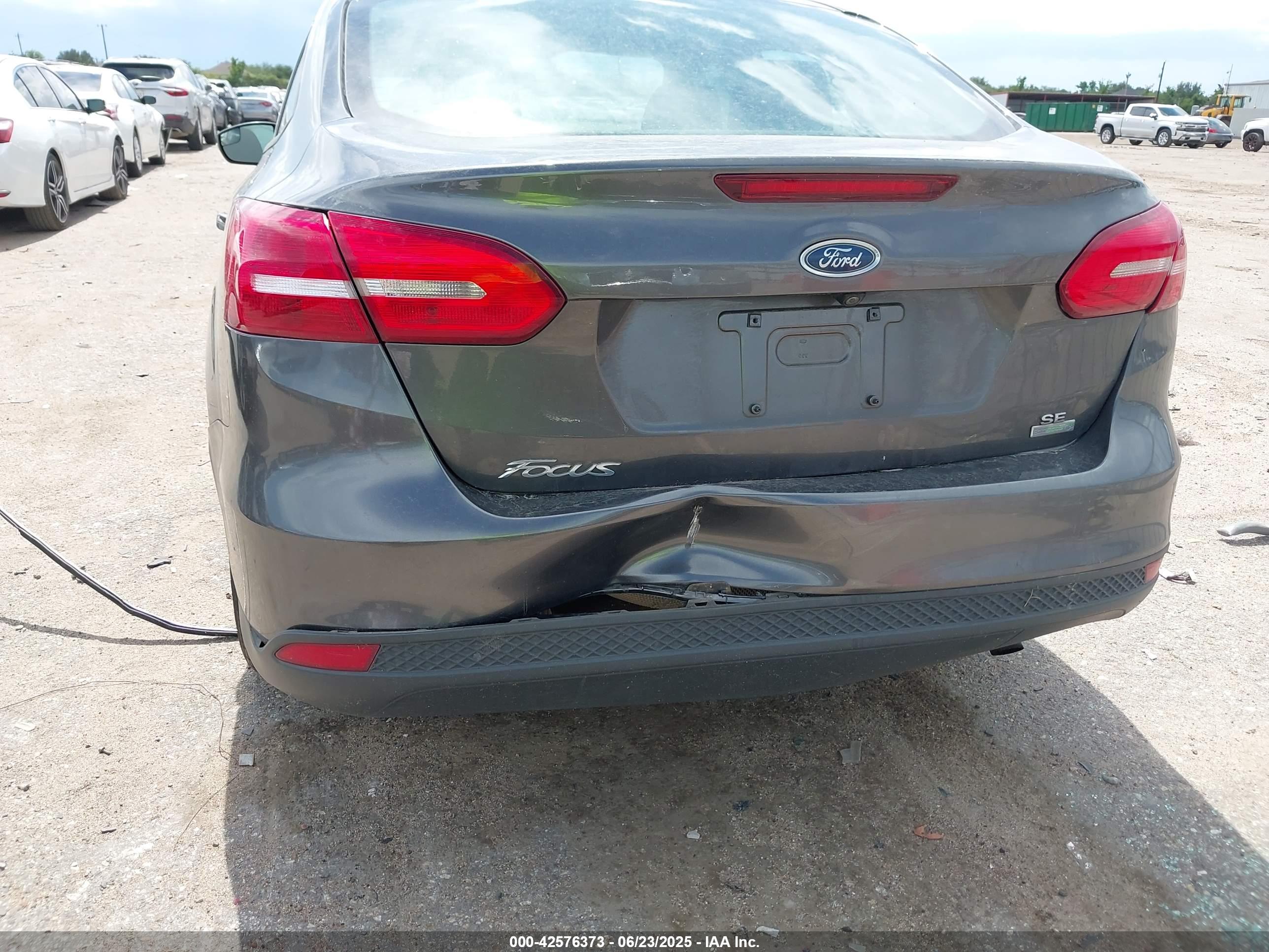 FORD FOCUS image 6