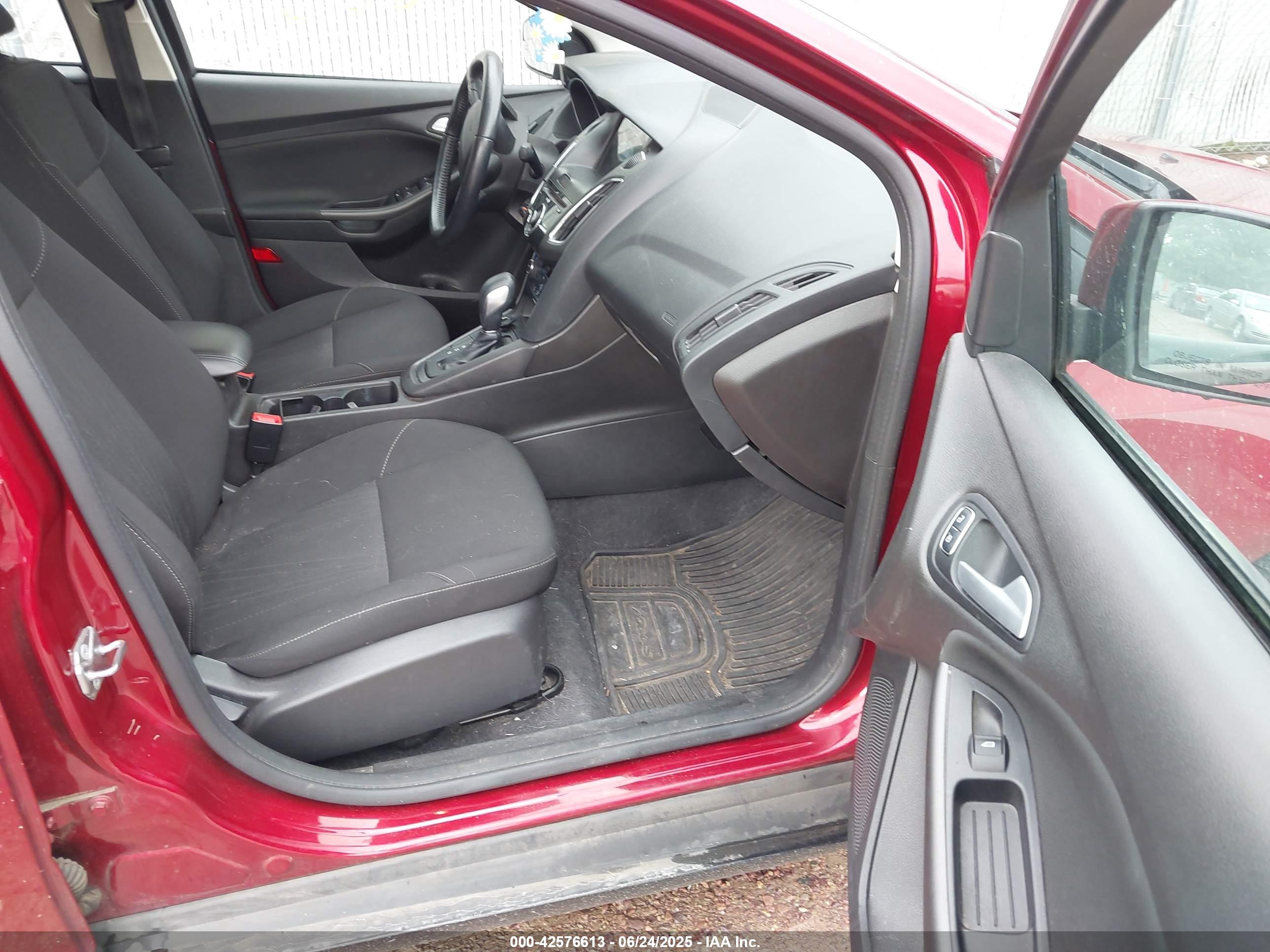FORD FOCUS image 5