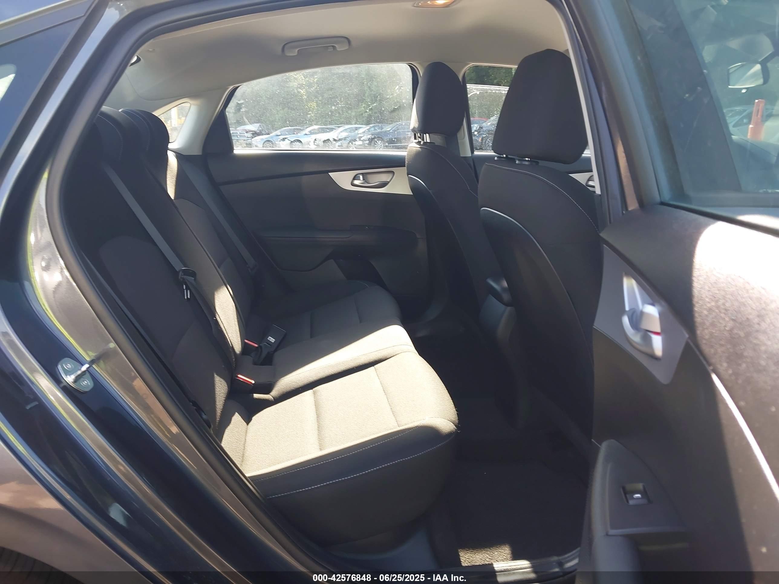 KIA FORTE image 8
