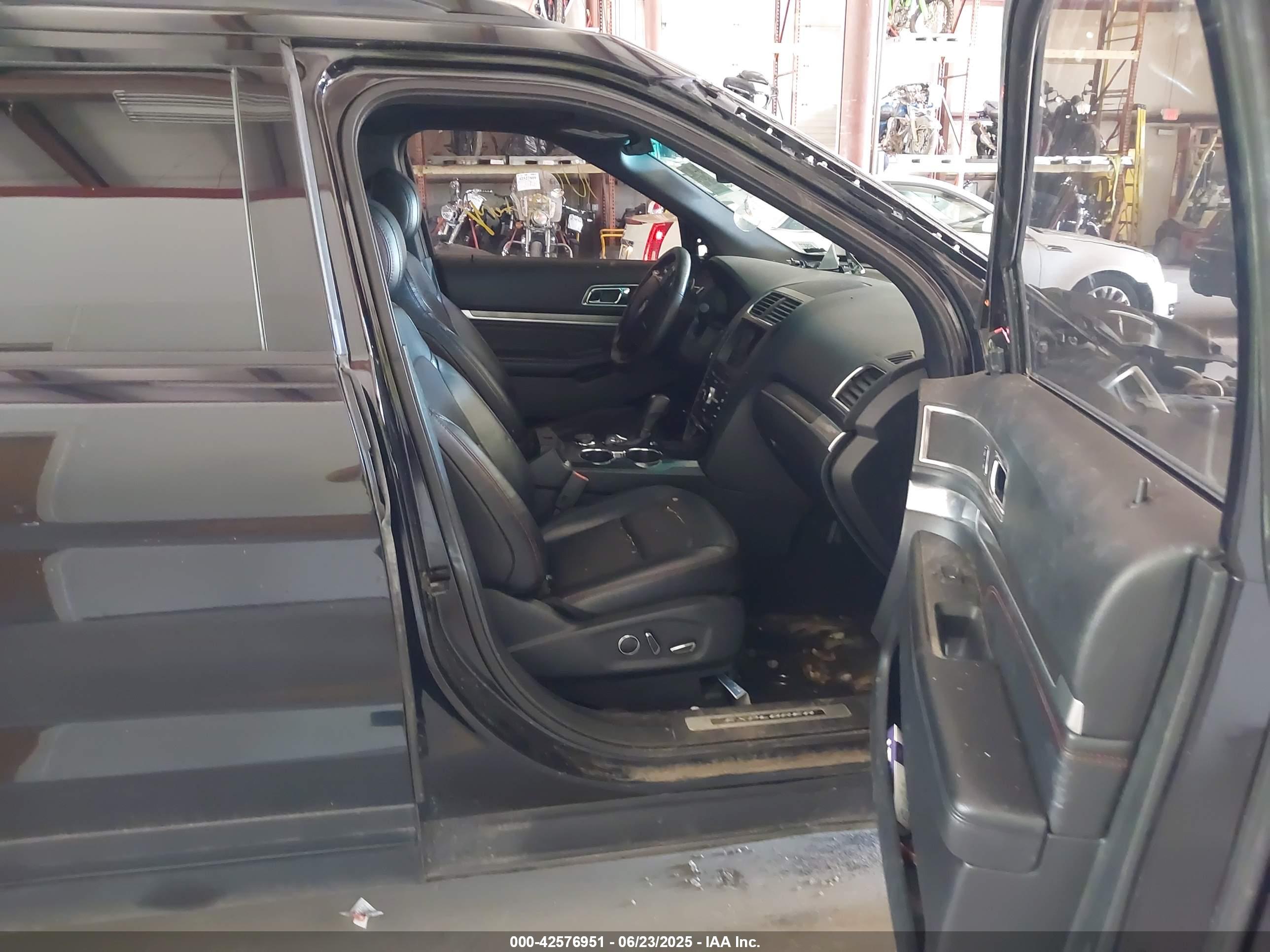 FORD EXPLORER image 5