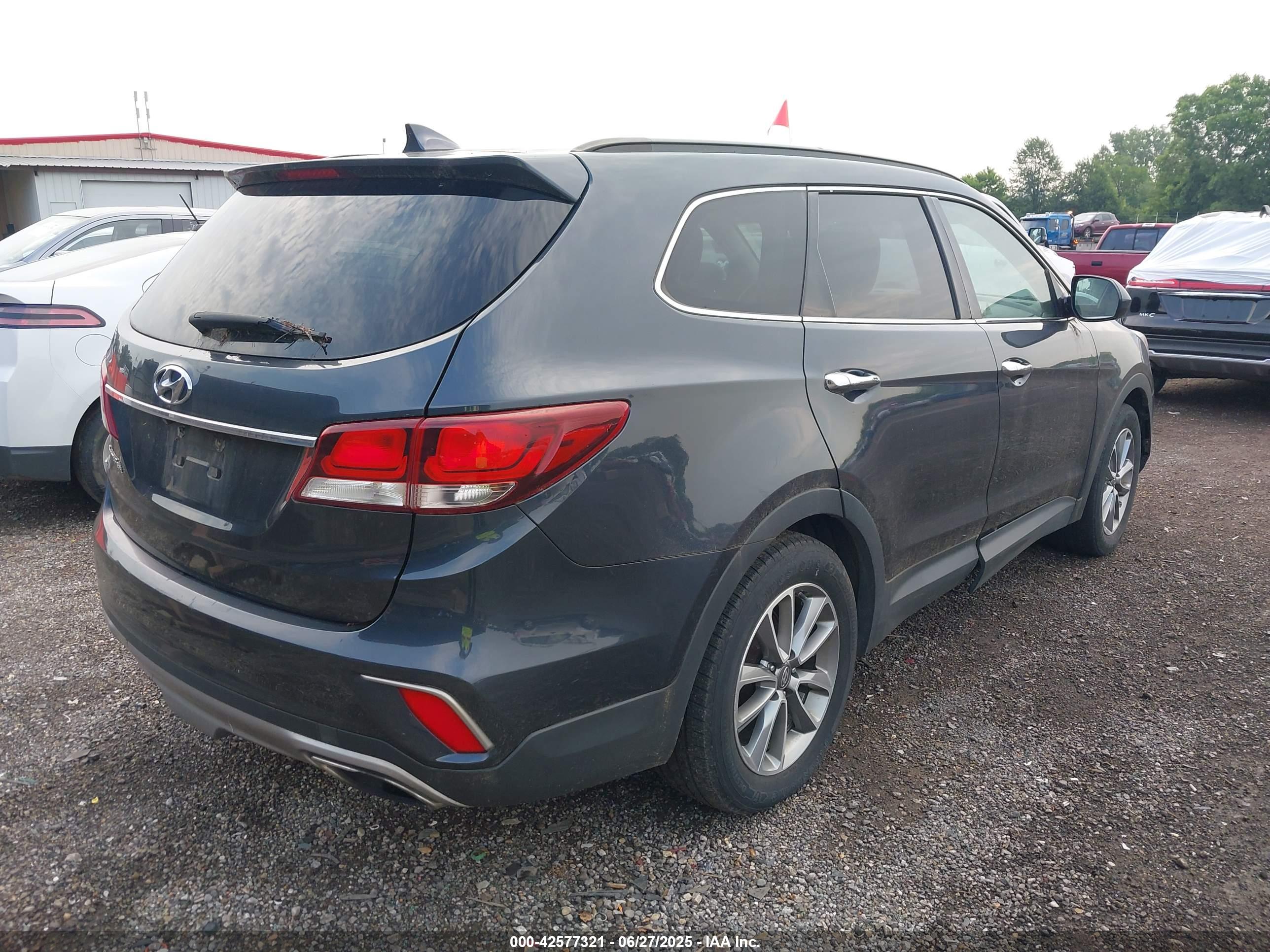 HYUNDAI SANTA image 4