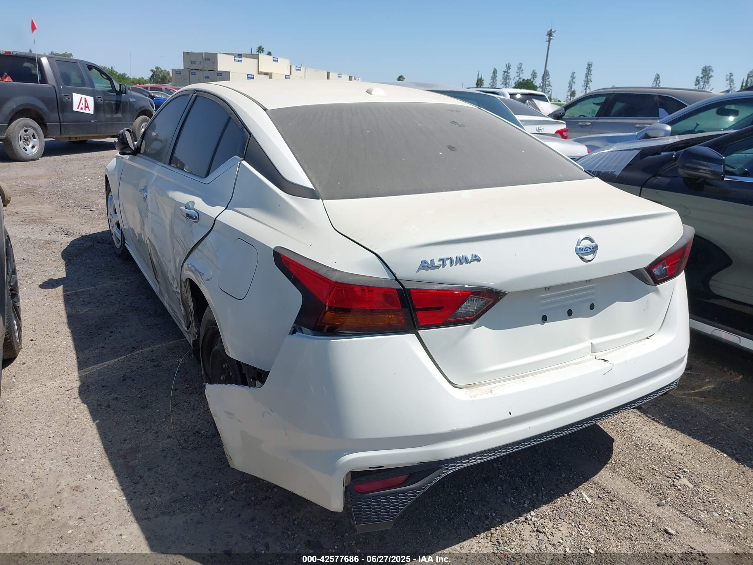 NISSAN ALTIMA image 3