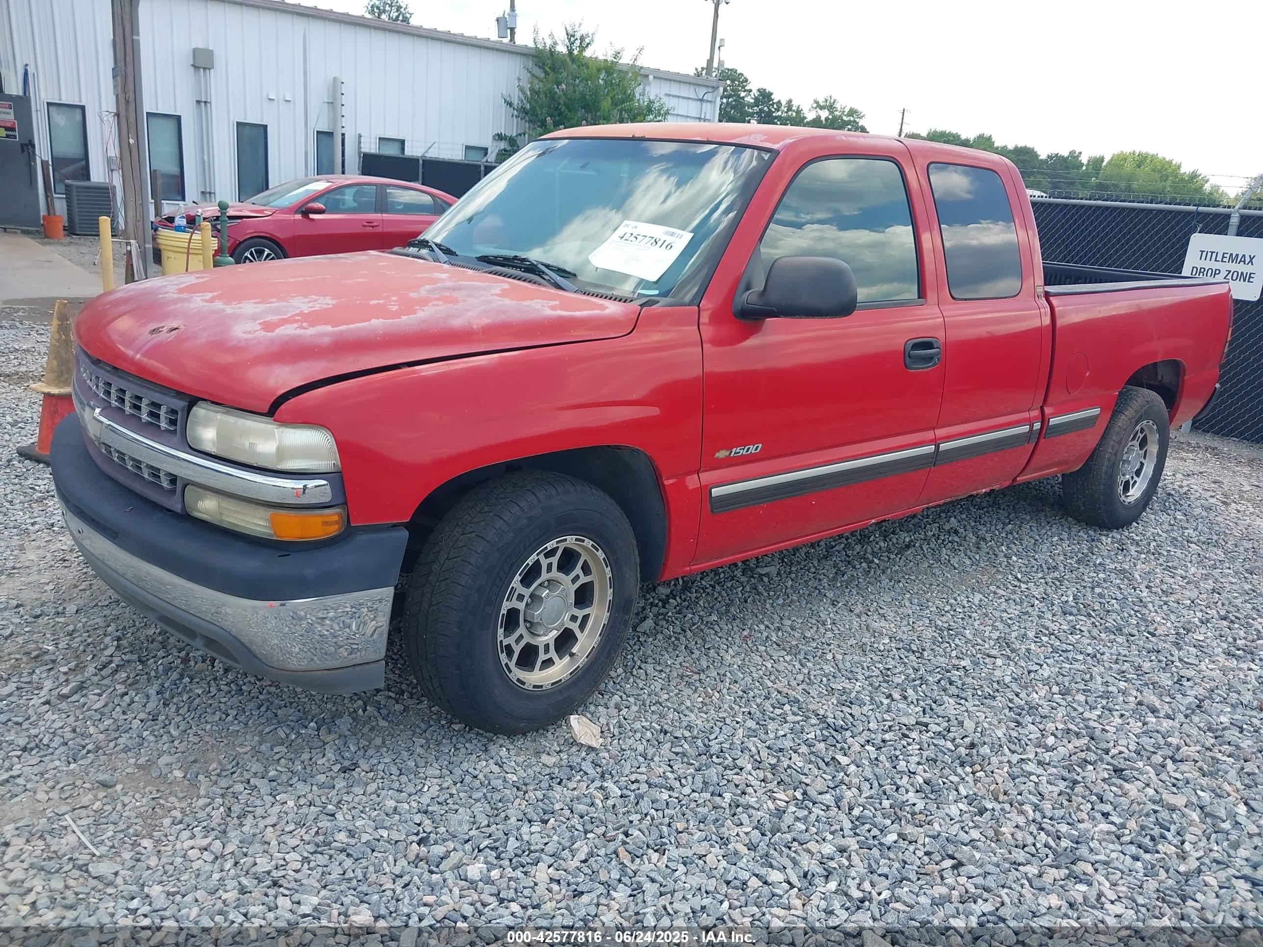 CHEVROLET SILVERADO image 2