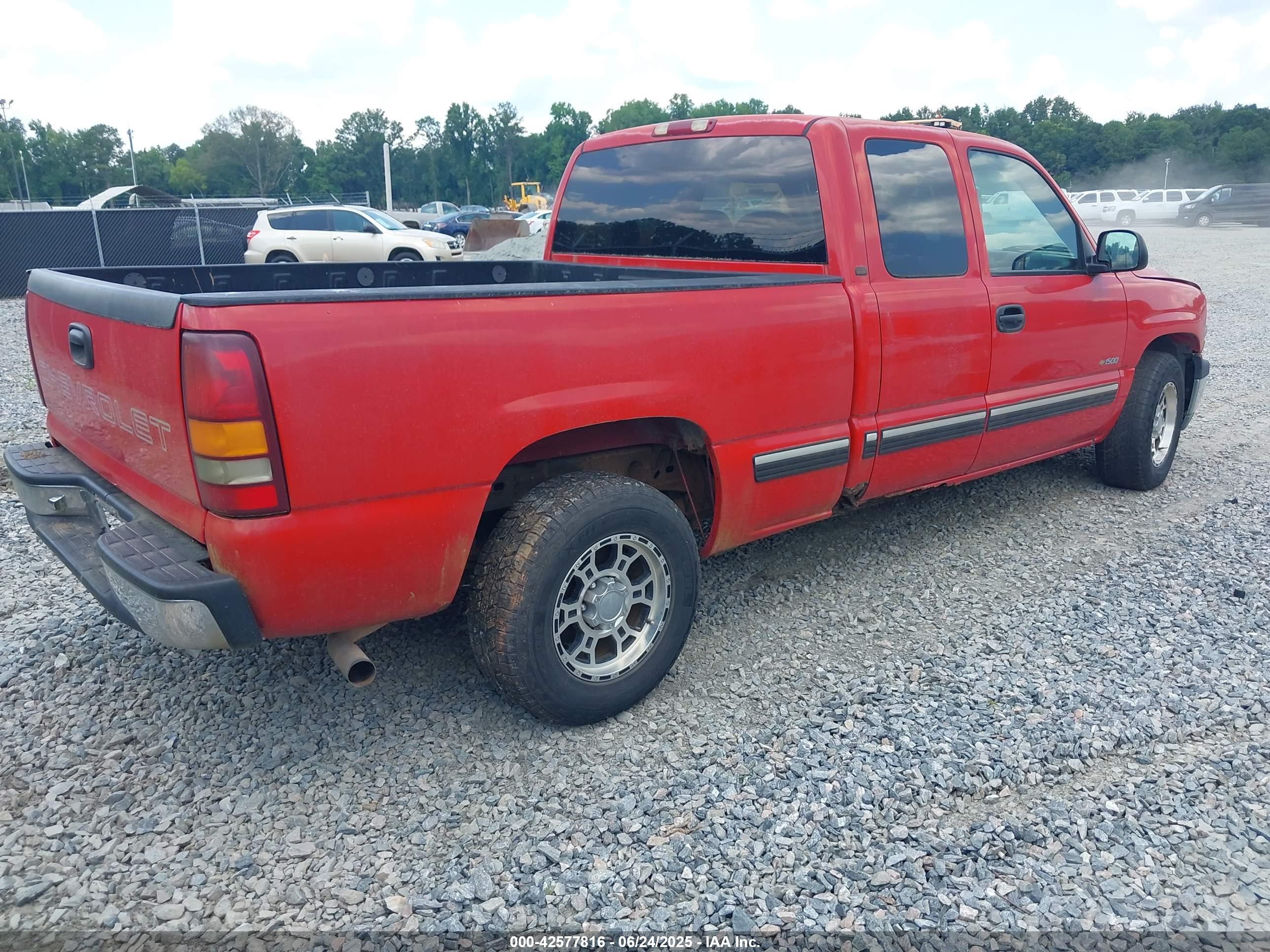 CHEVROLET SILVERADO image 4