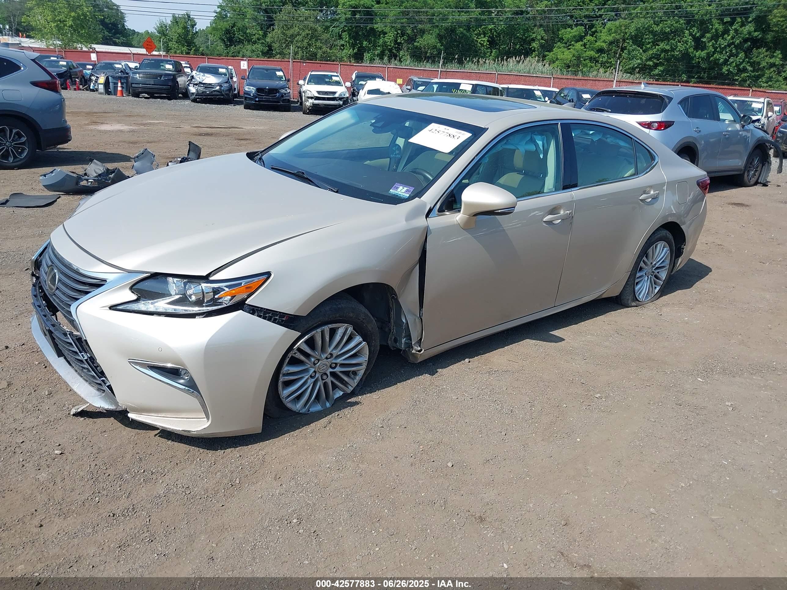 LEXUS ES image 2