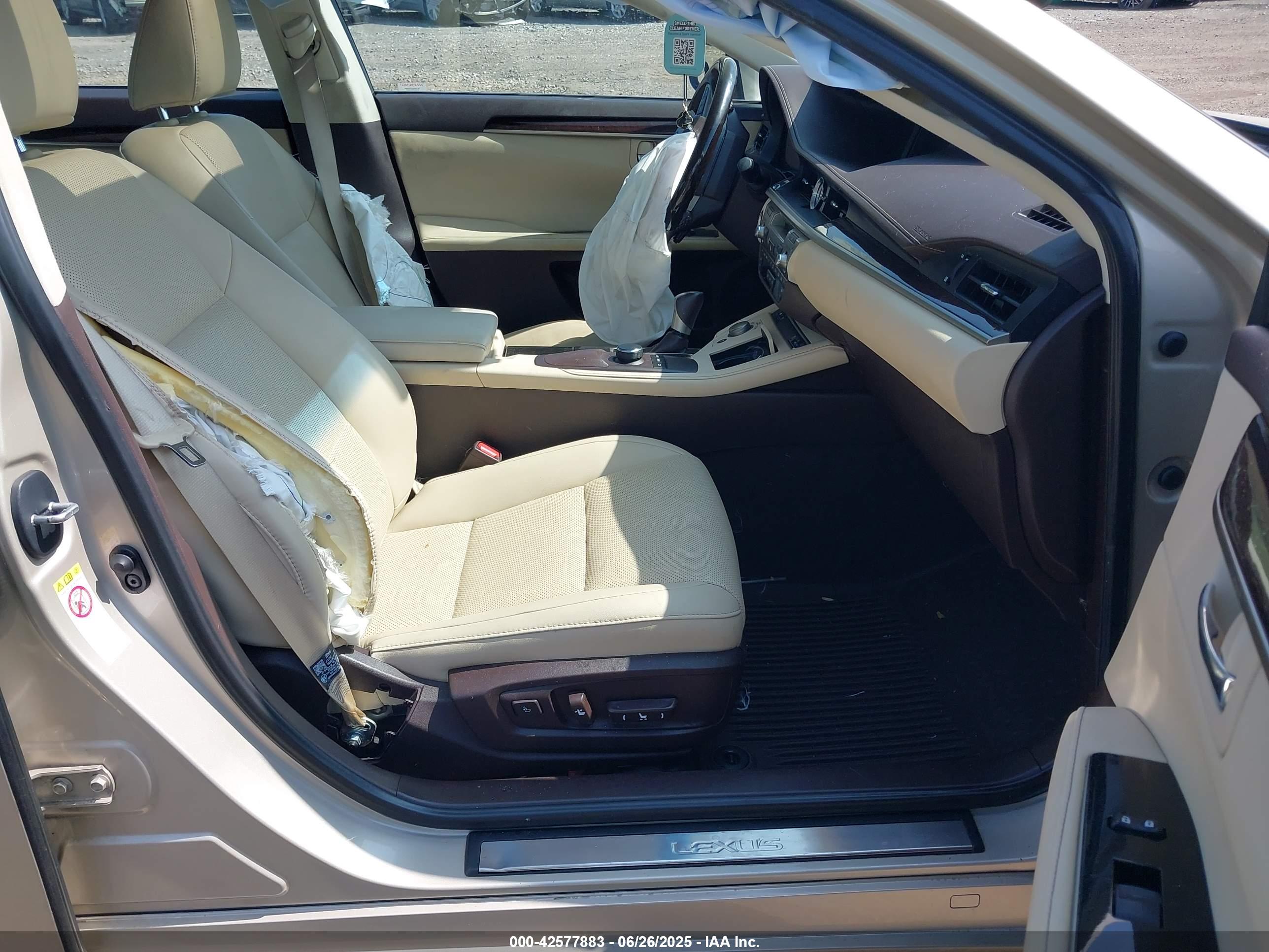 LEXUS ES image 5
