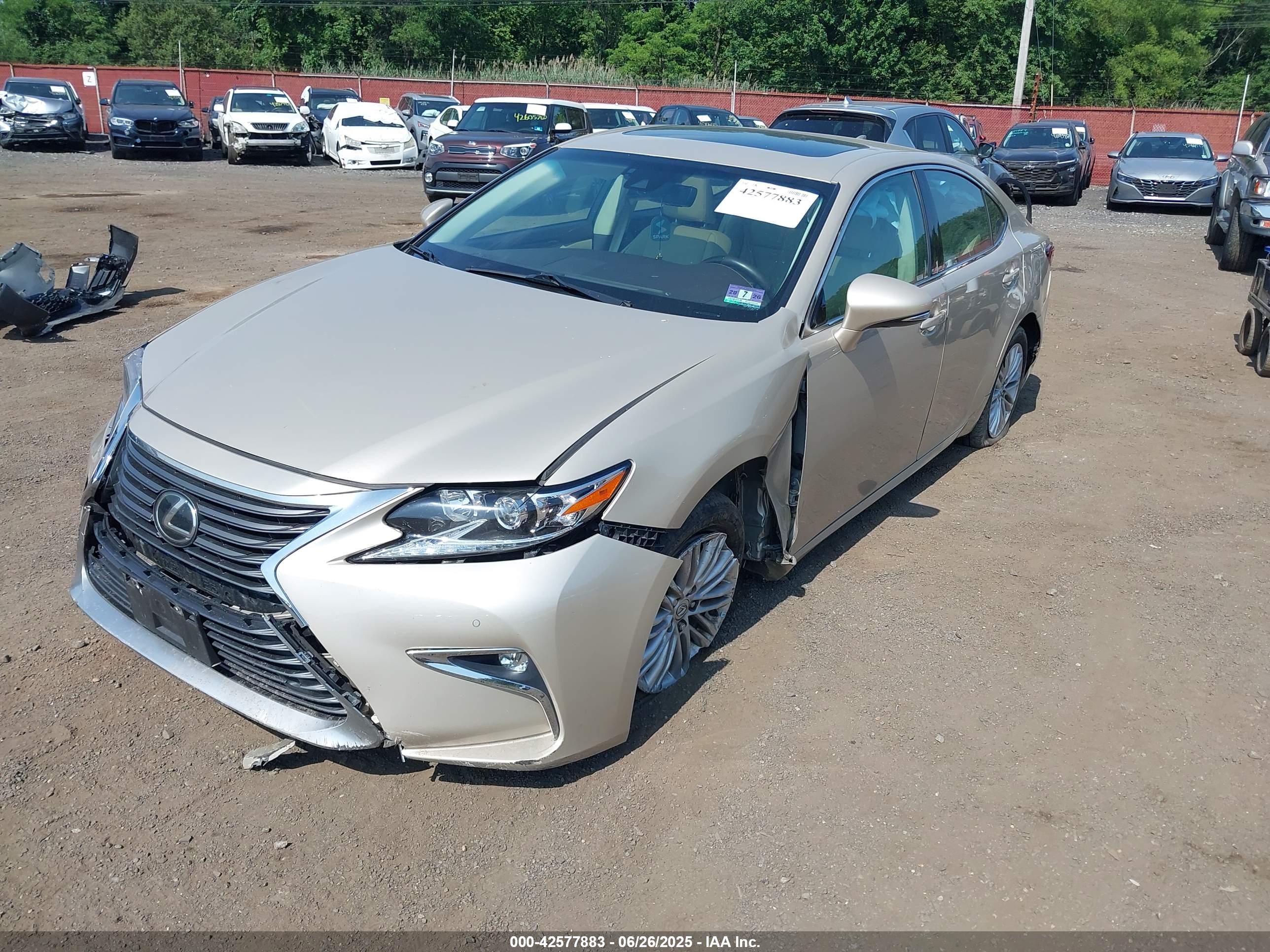 LEXUS ES image 6