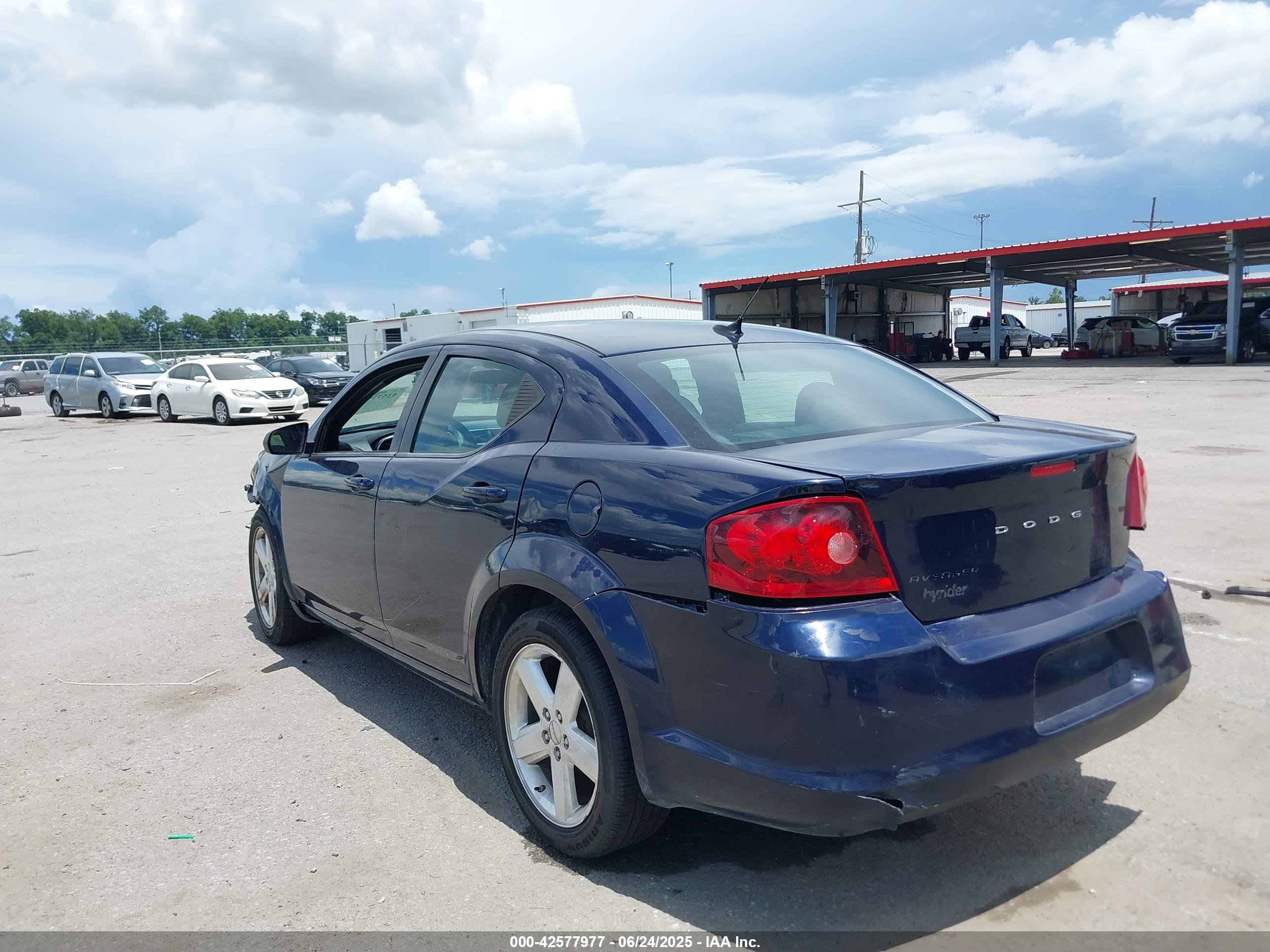 DODGE AVENGER image 3