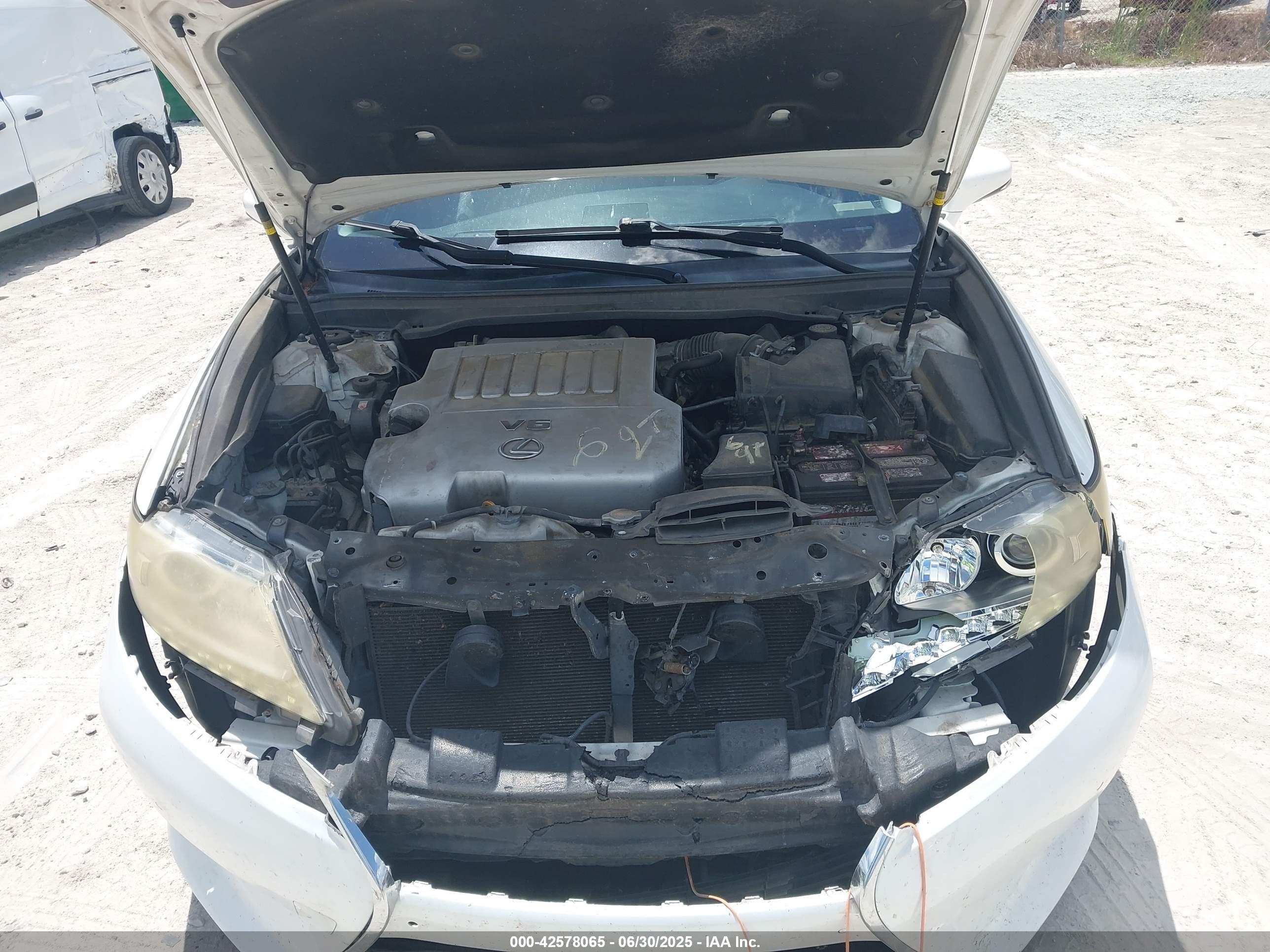 LEXUS ES image 10