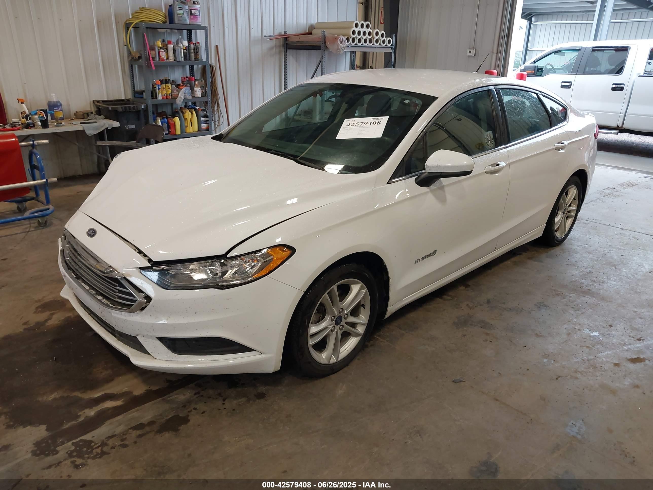 FORD FUSION image 2