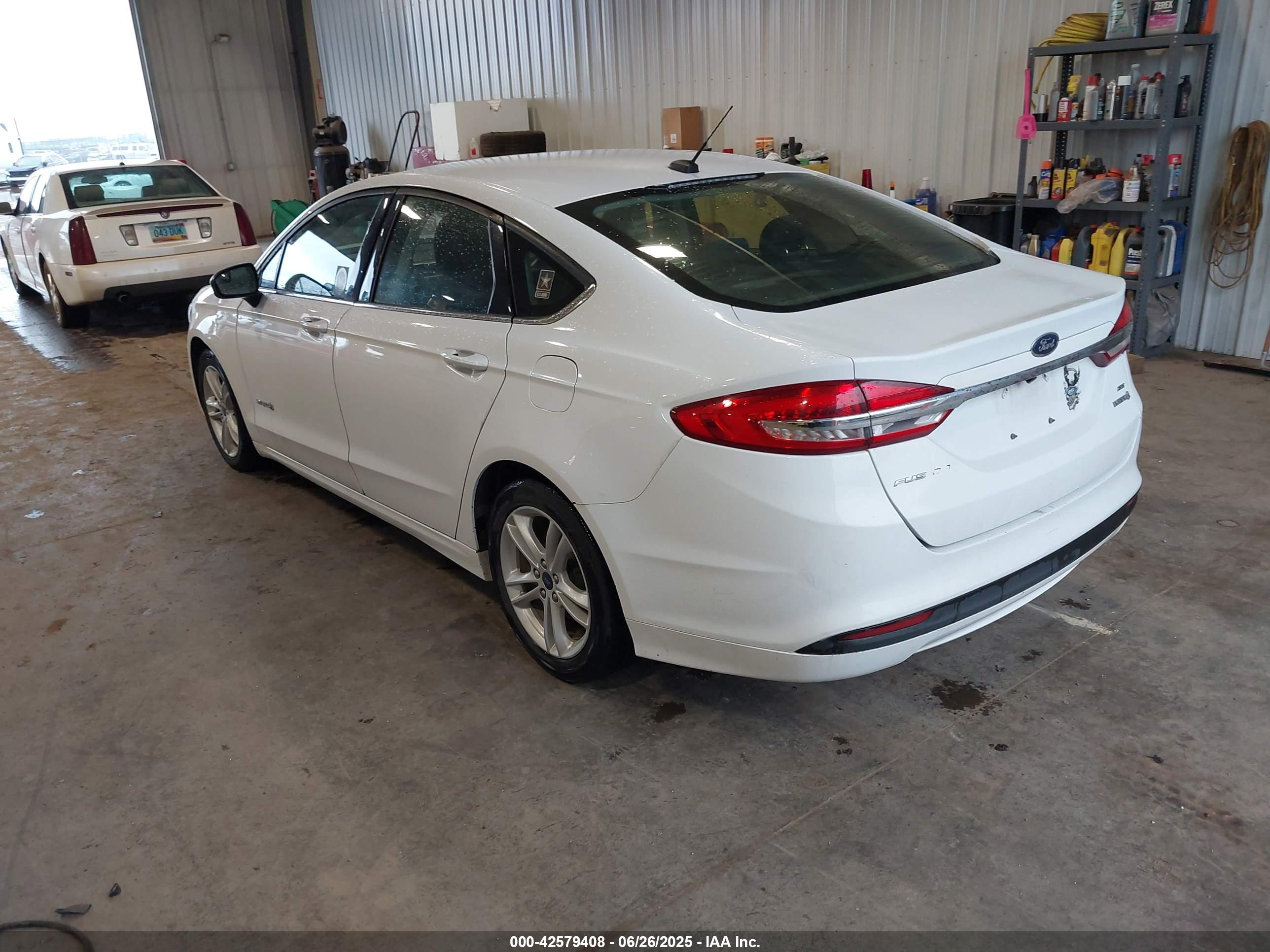 FORD FUSION image 3