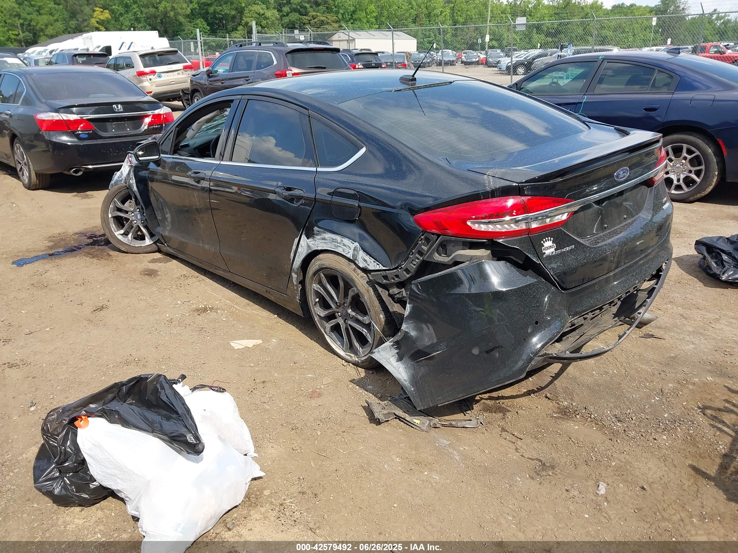 FORD FUSION image 3