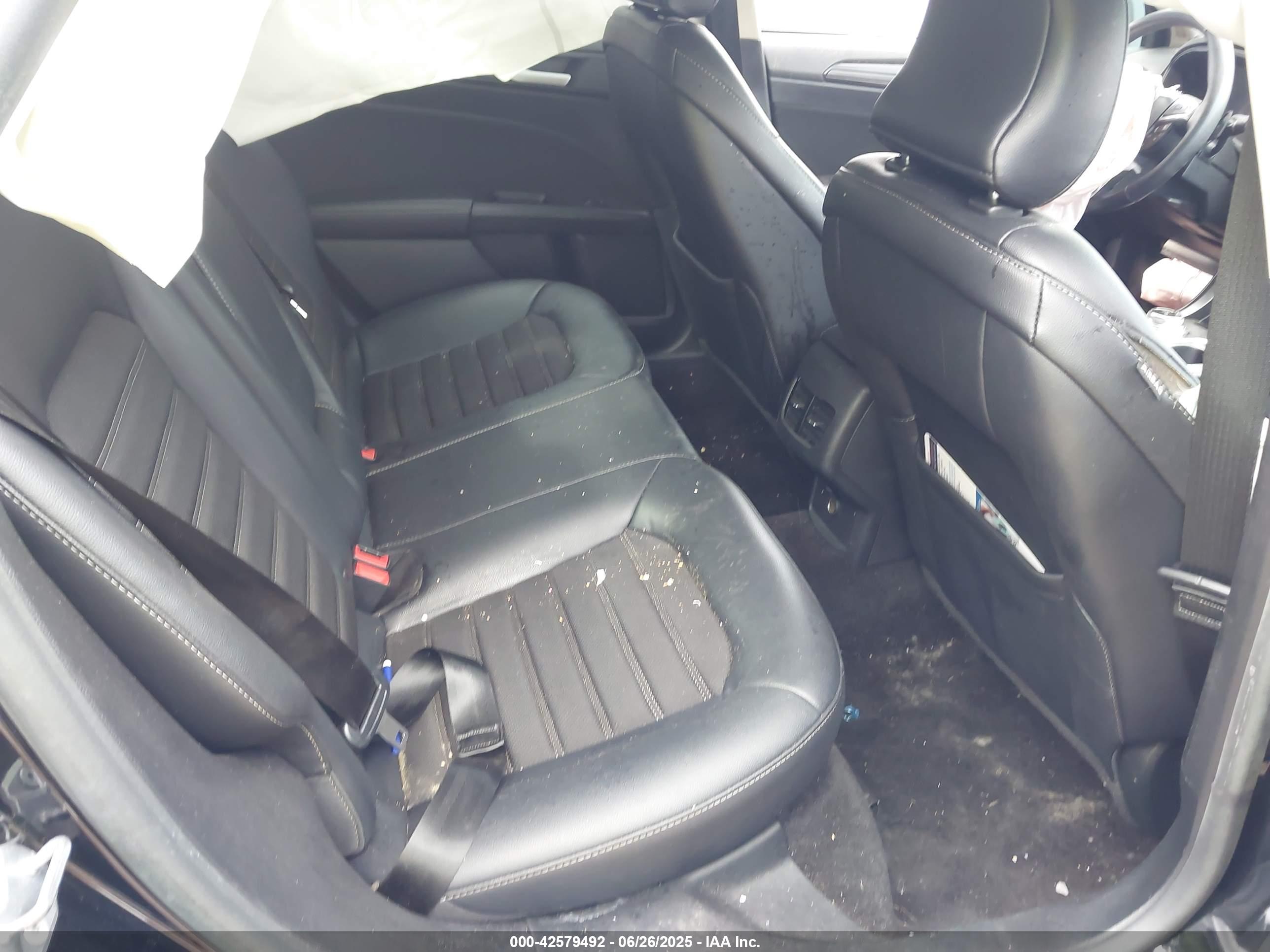 FORD FUSION image 8
