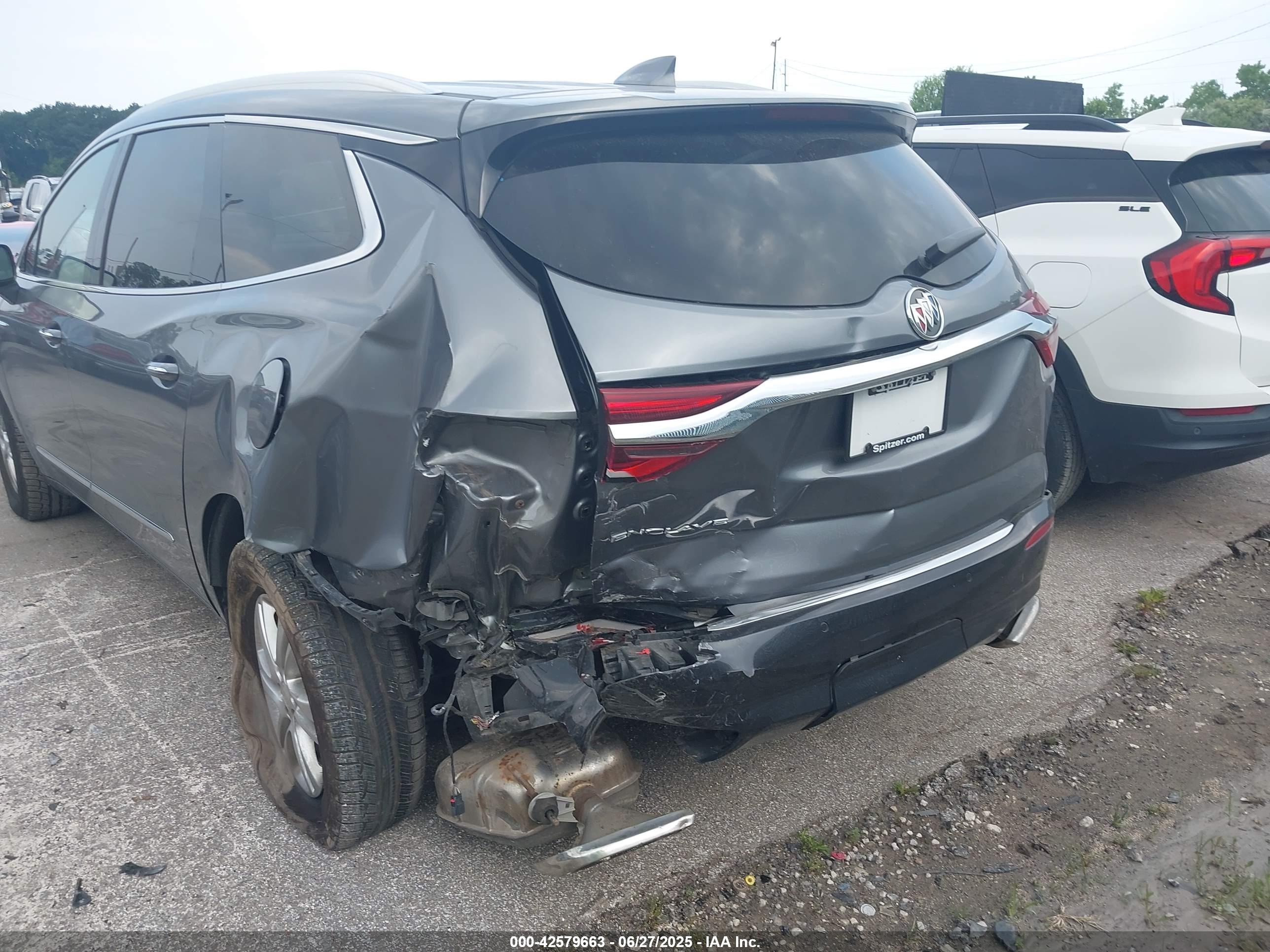 BUICK ENCLAVE image 6