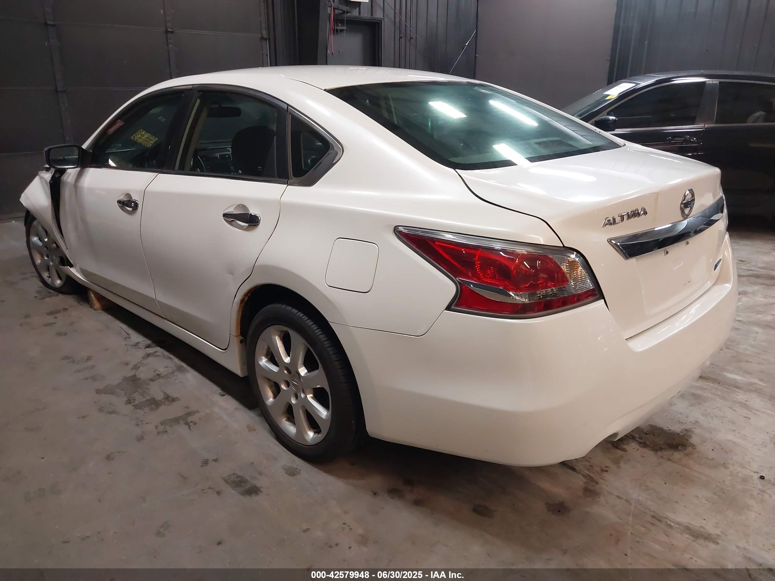 NISSAN ALTIMA image 3