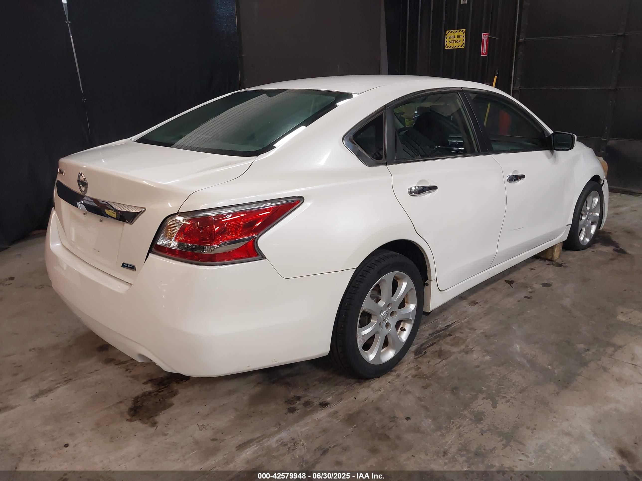 NISSAN ALTIMA image 4
