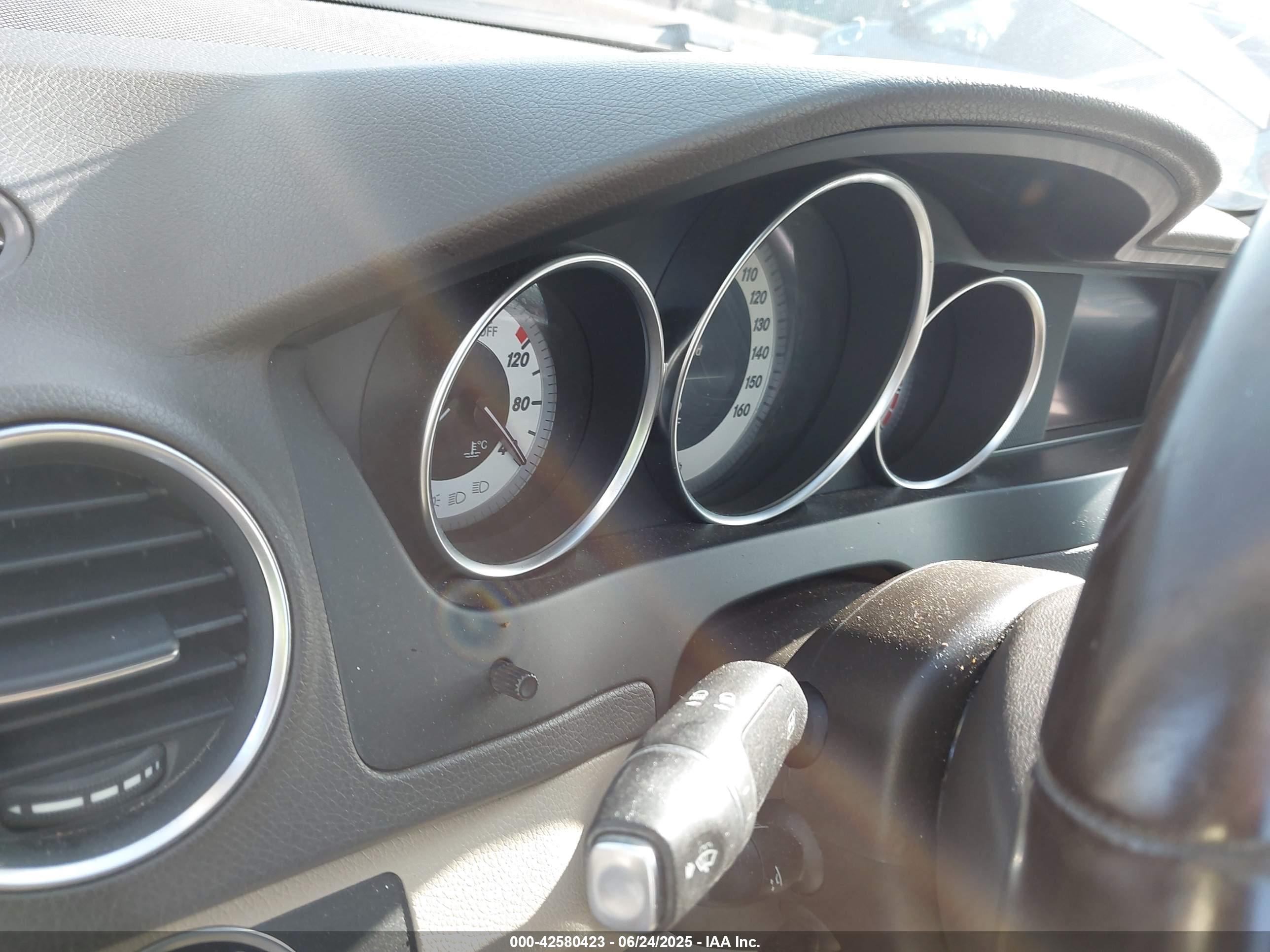 MERCEDES-BENZ C image 7