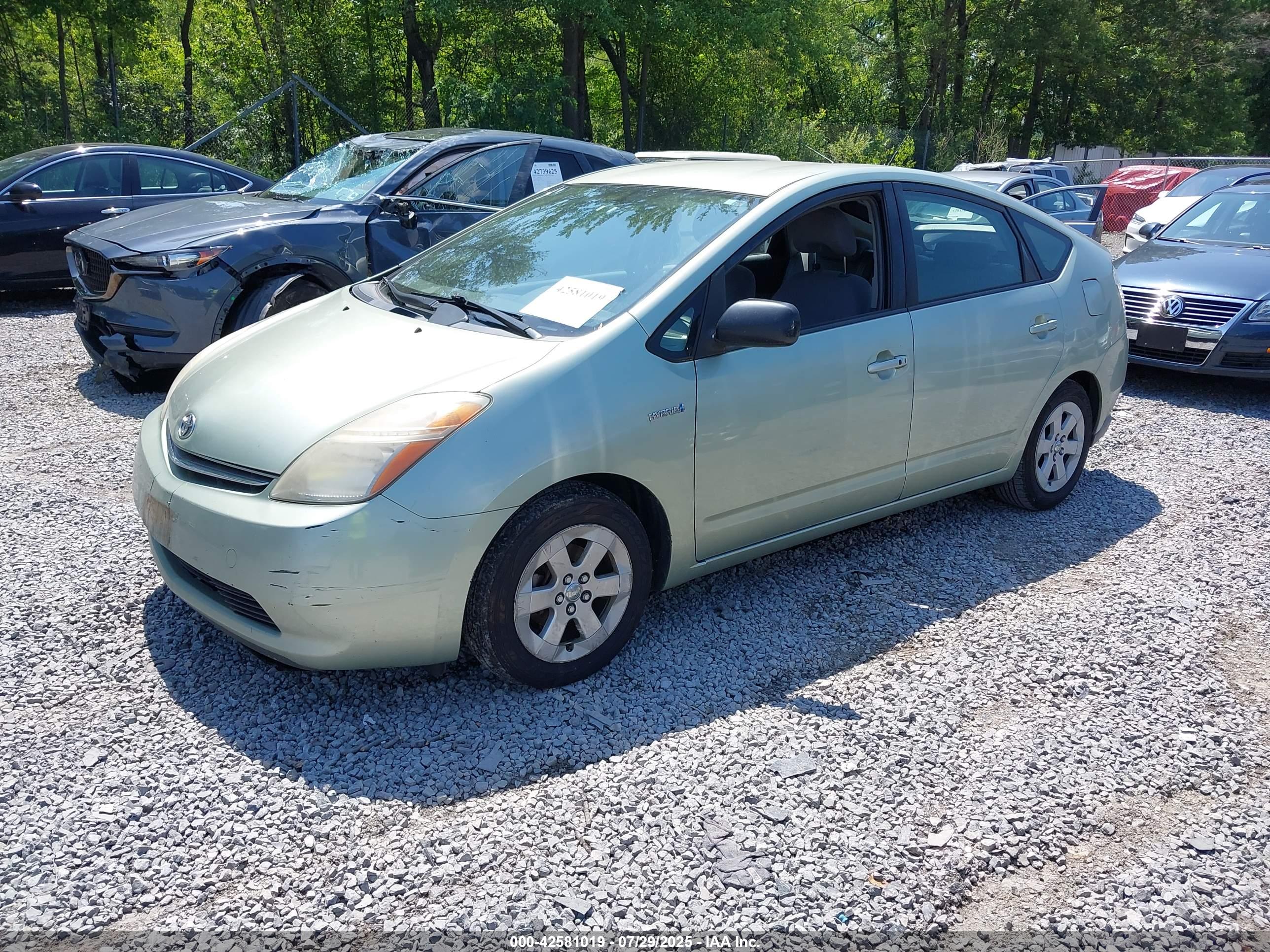 TOYOTA PRIUS image 2