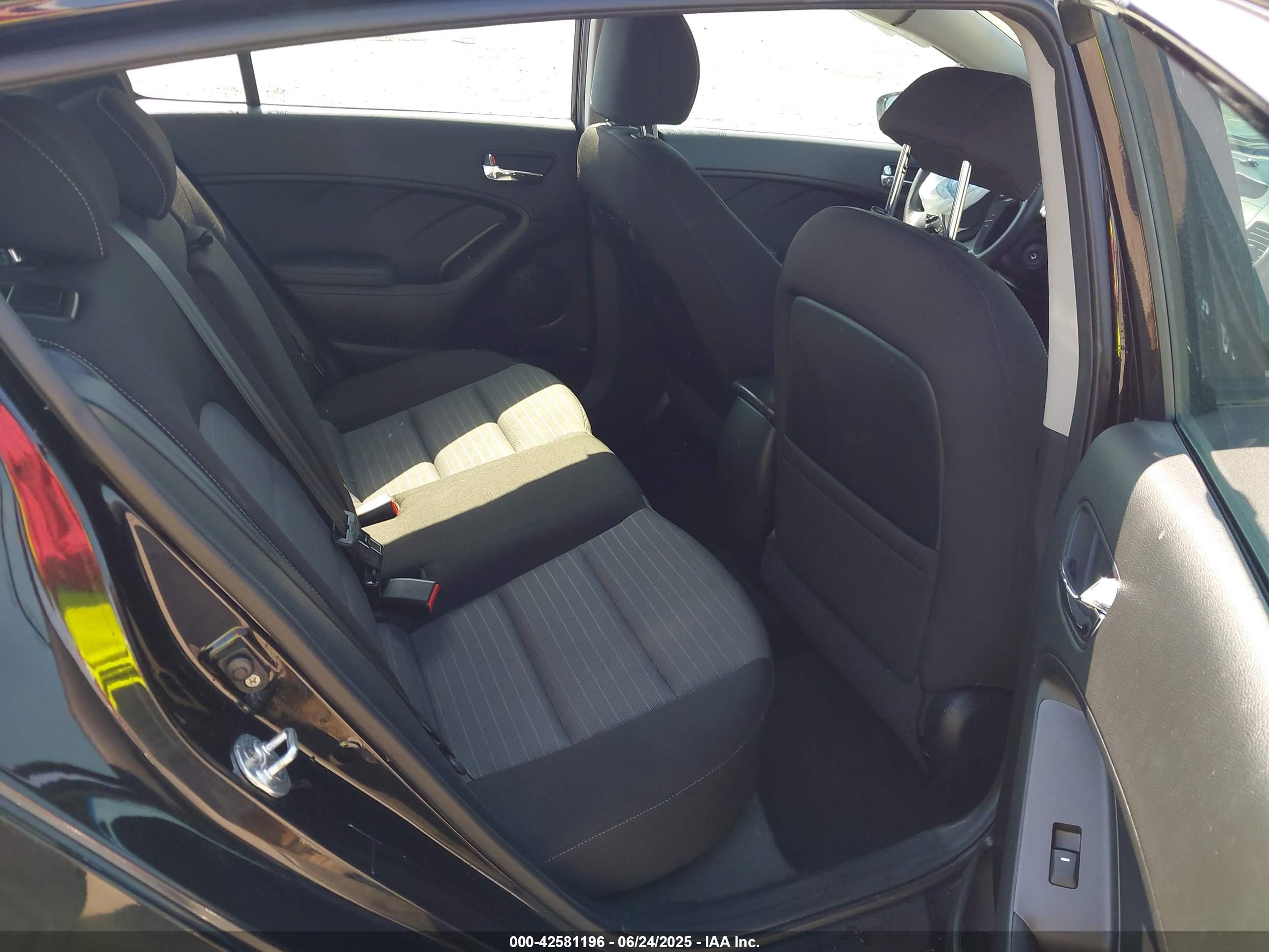KIA FORTE image 8