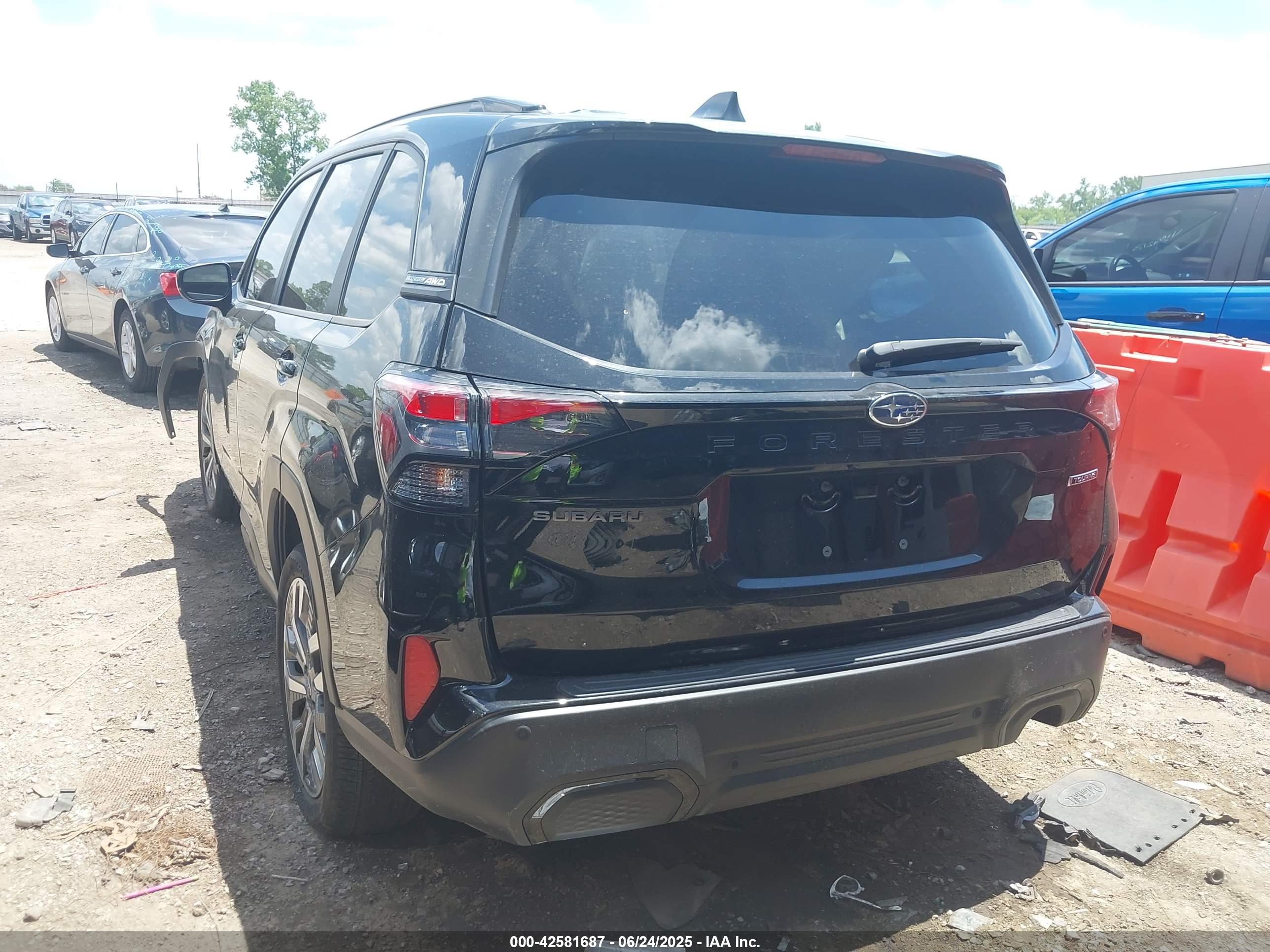 SUBARU FORESTER image 3
