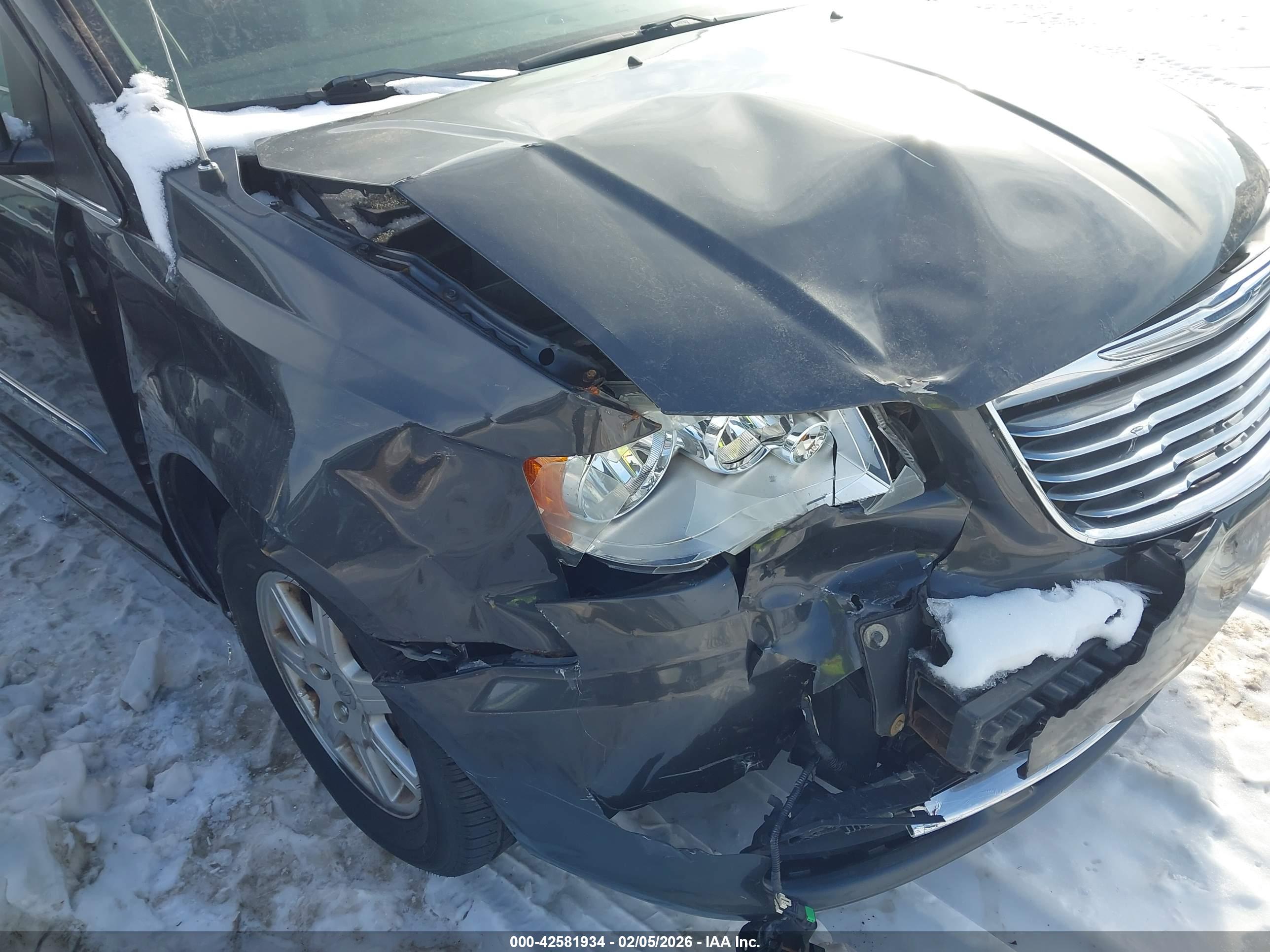 CHRYSLER TOWN image 6