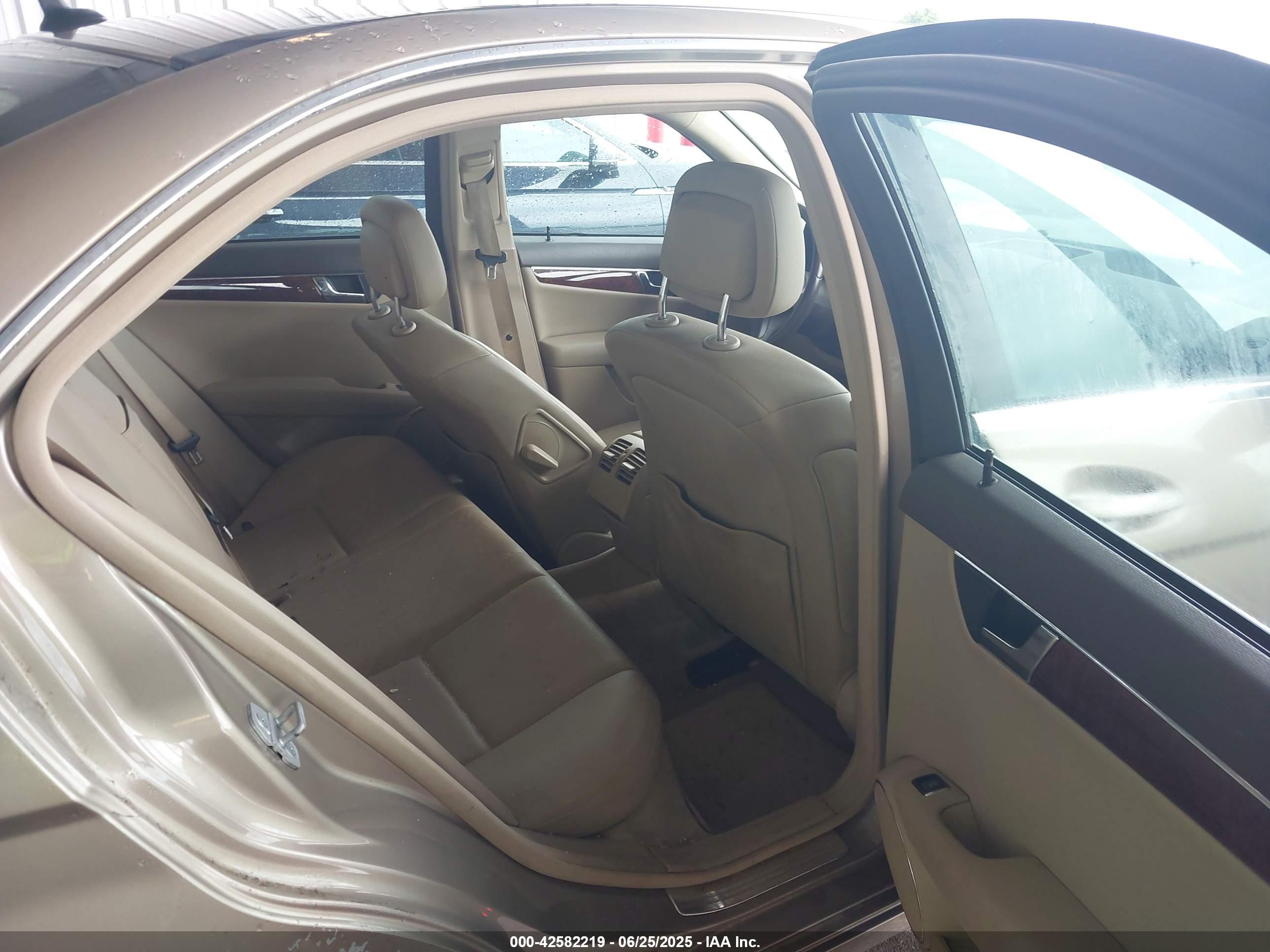 MERCEDES-BENZ C image 8