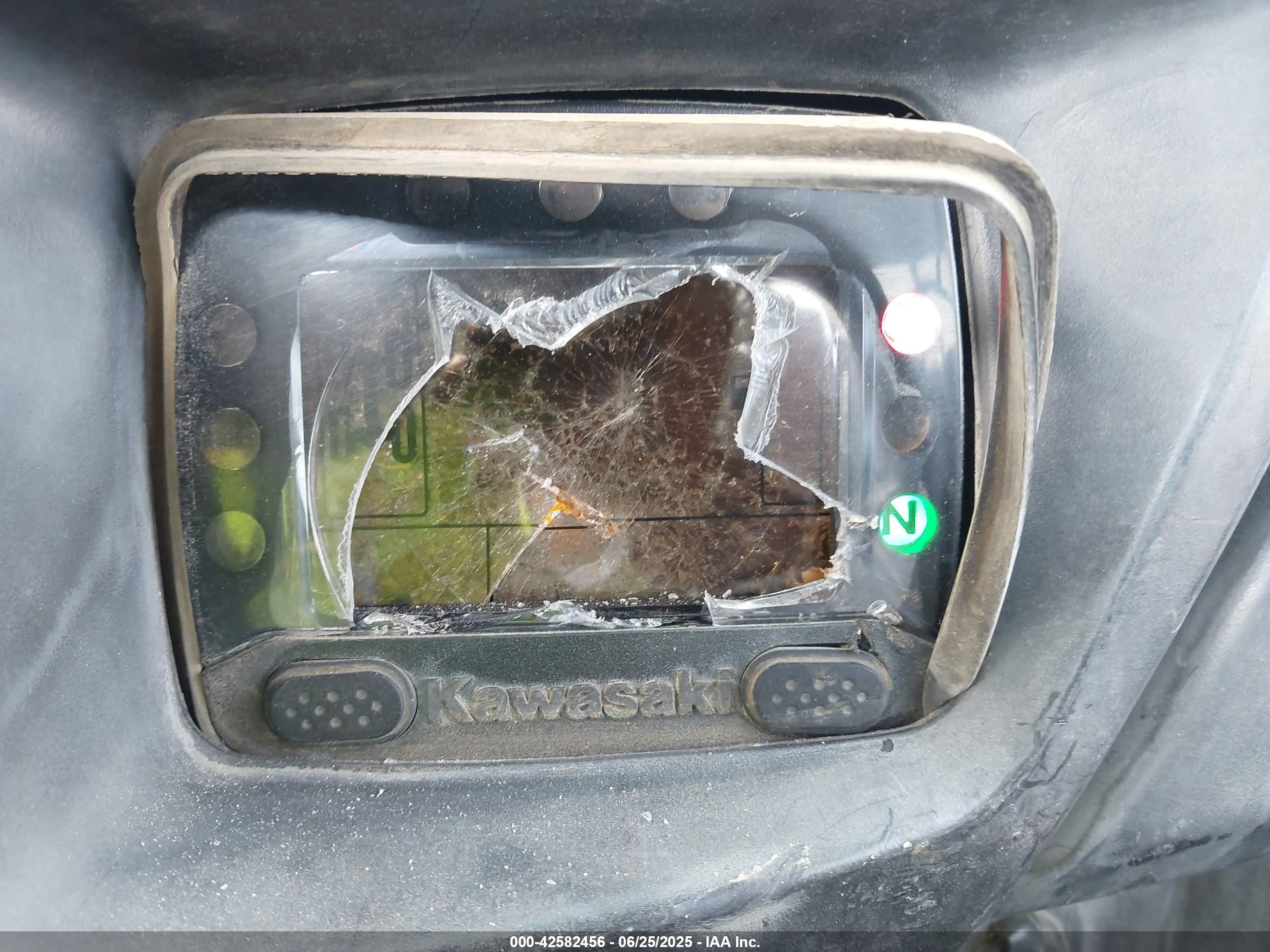 KAWASAKI KRT800 image 7