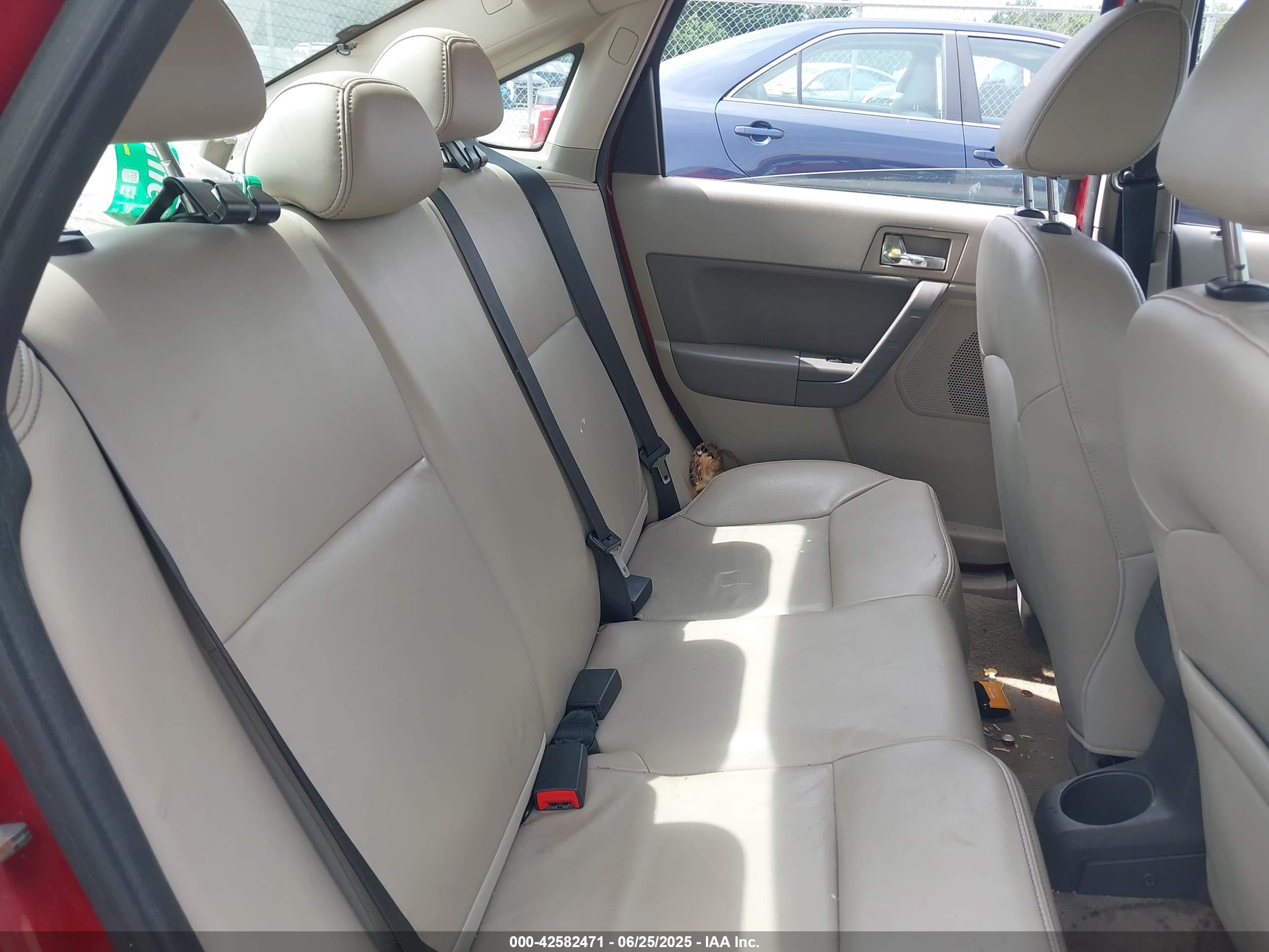 FORD FOCUS image 8