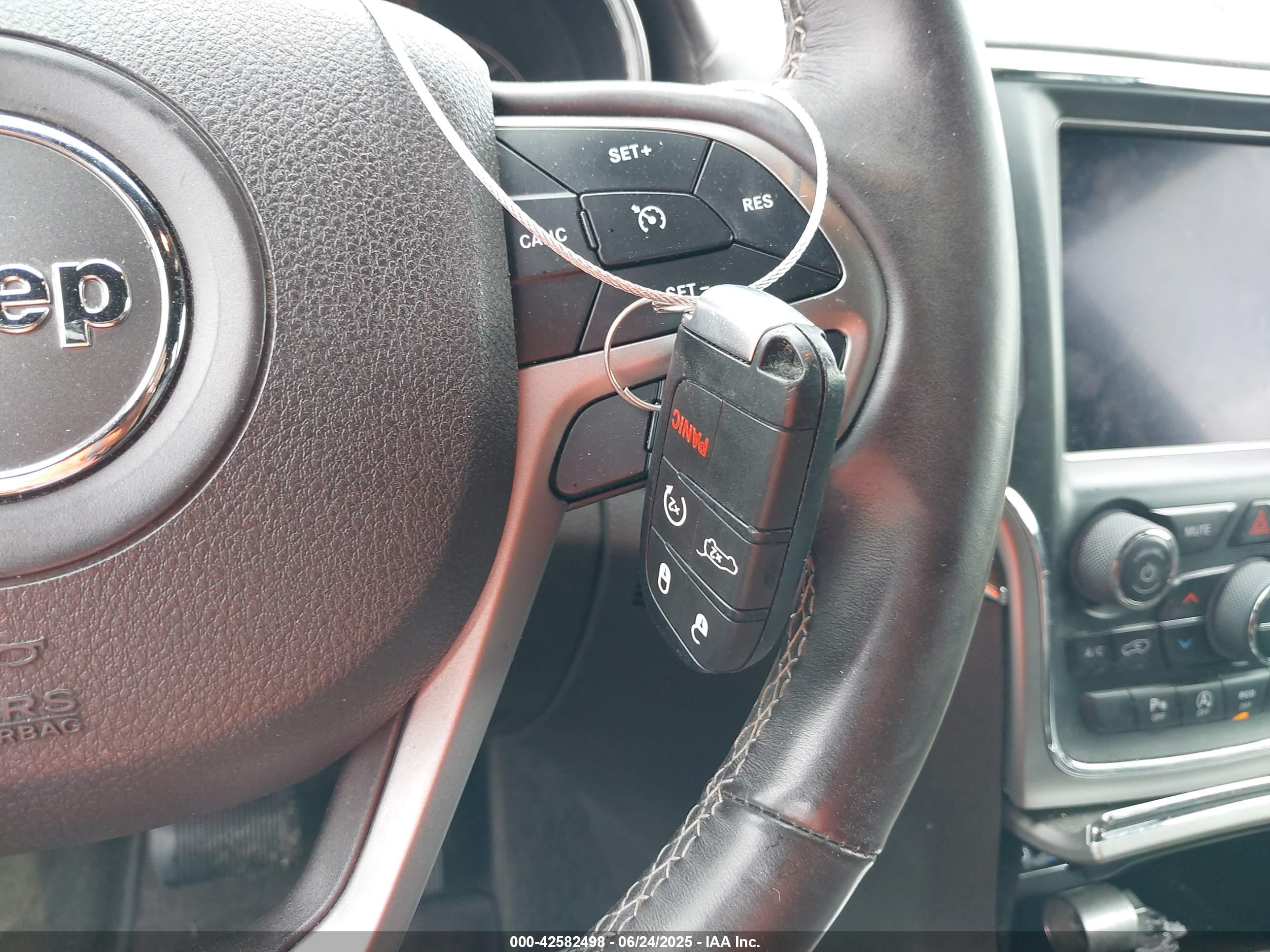 JEEP GRAND image 11