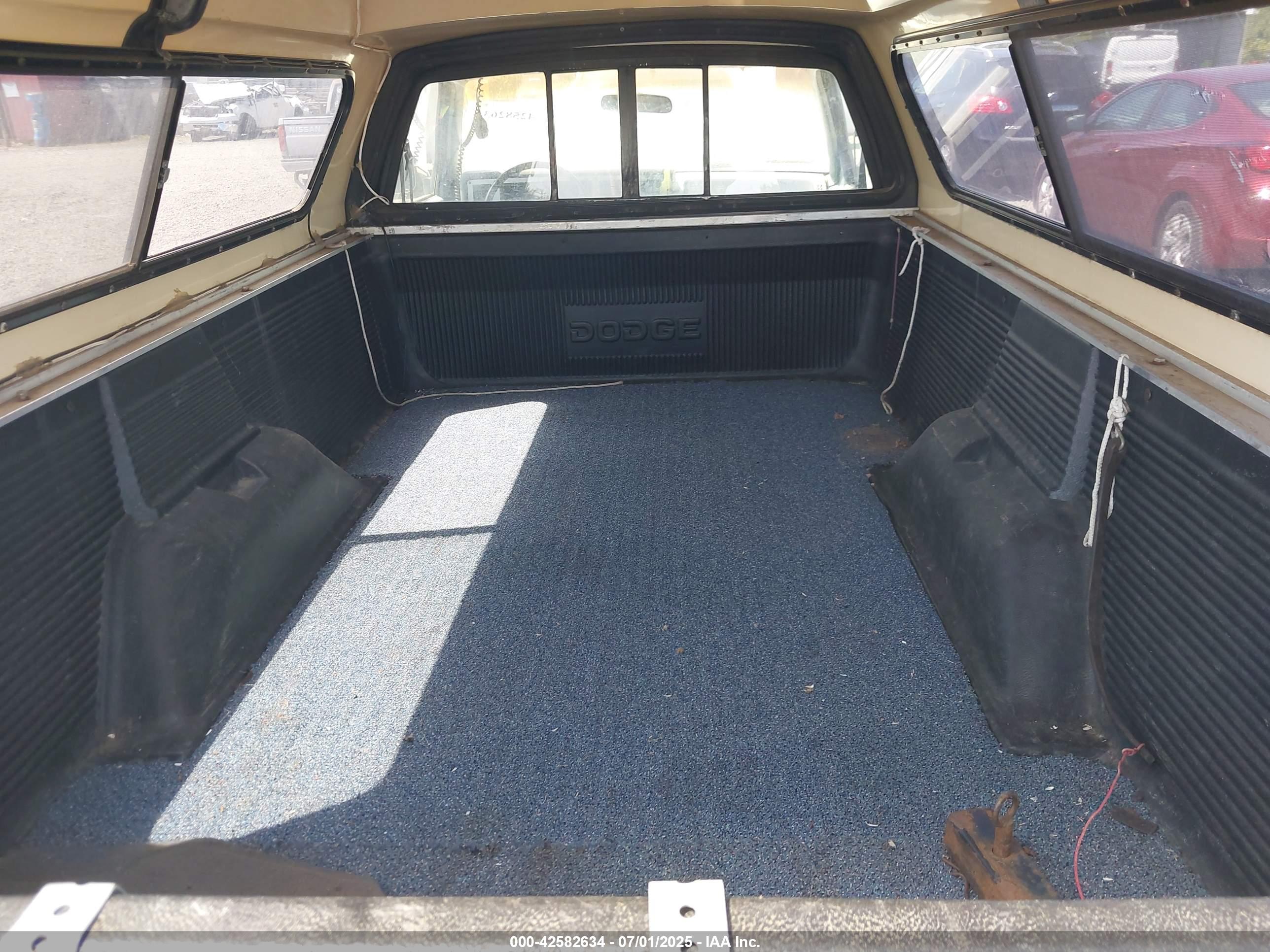 DODGE DAKOTA image 8
