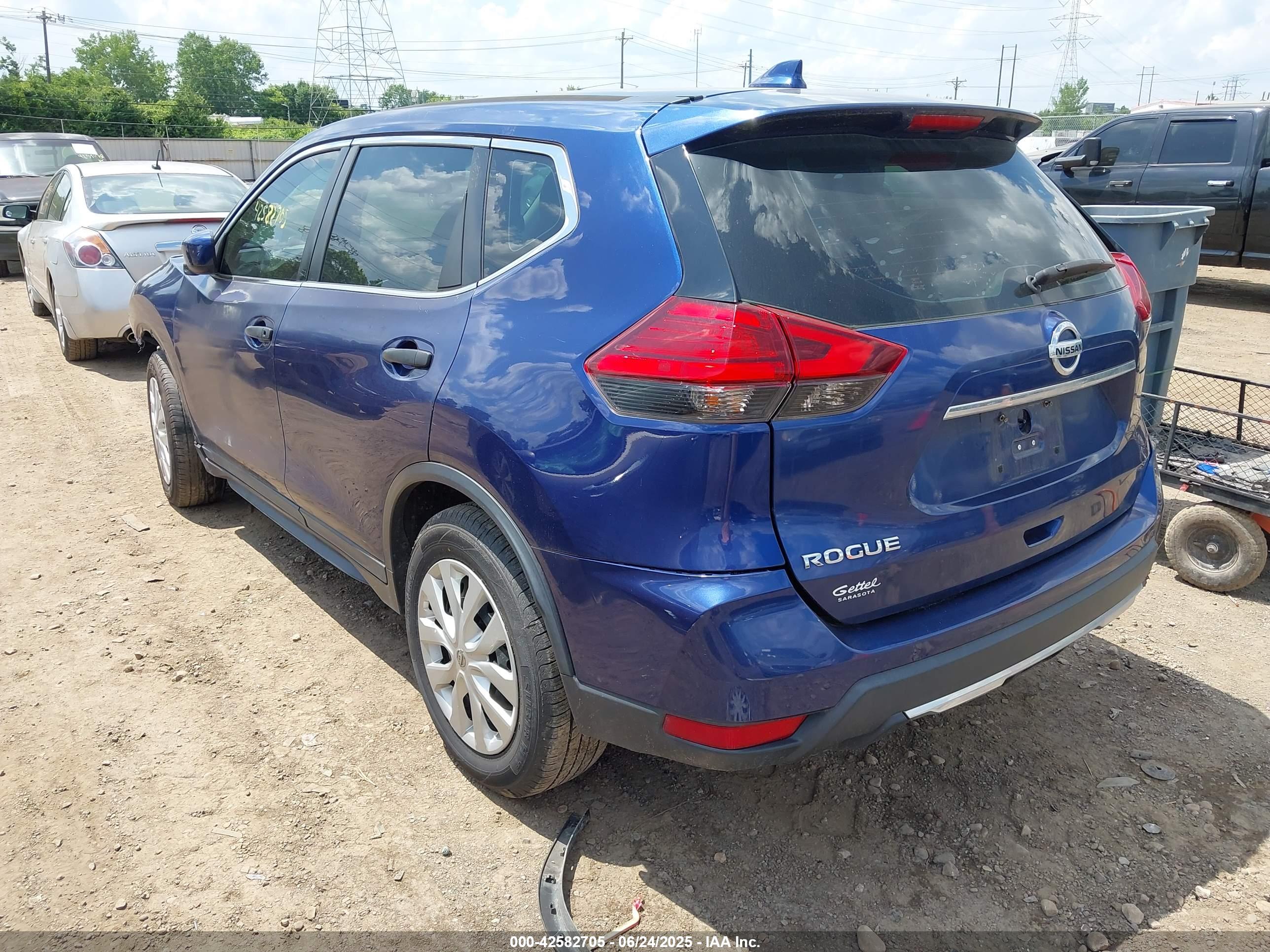 NISSAN ROGUE image 3