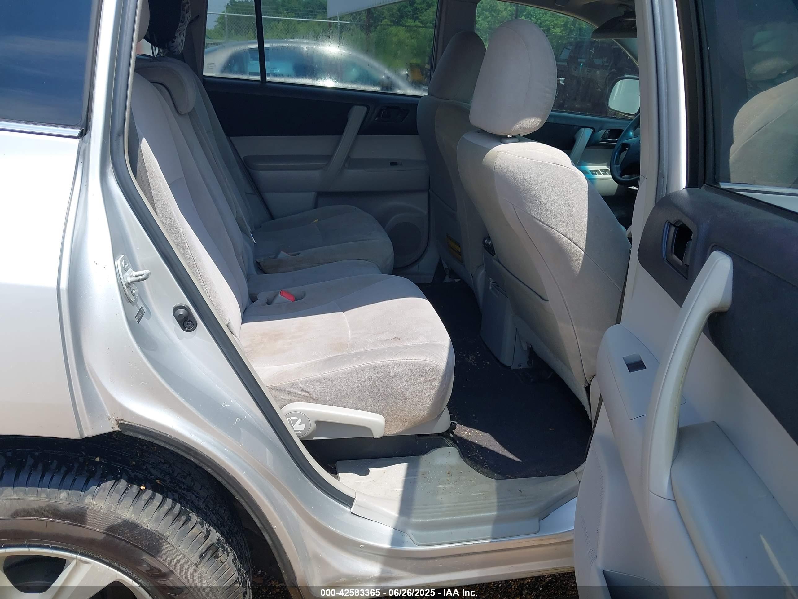 TOYOTA HIGHLANDER image 8