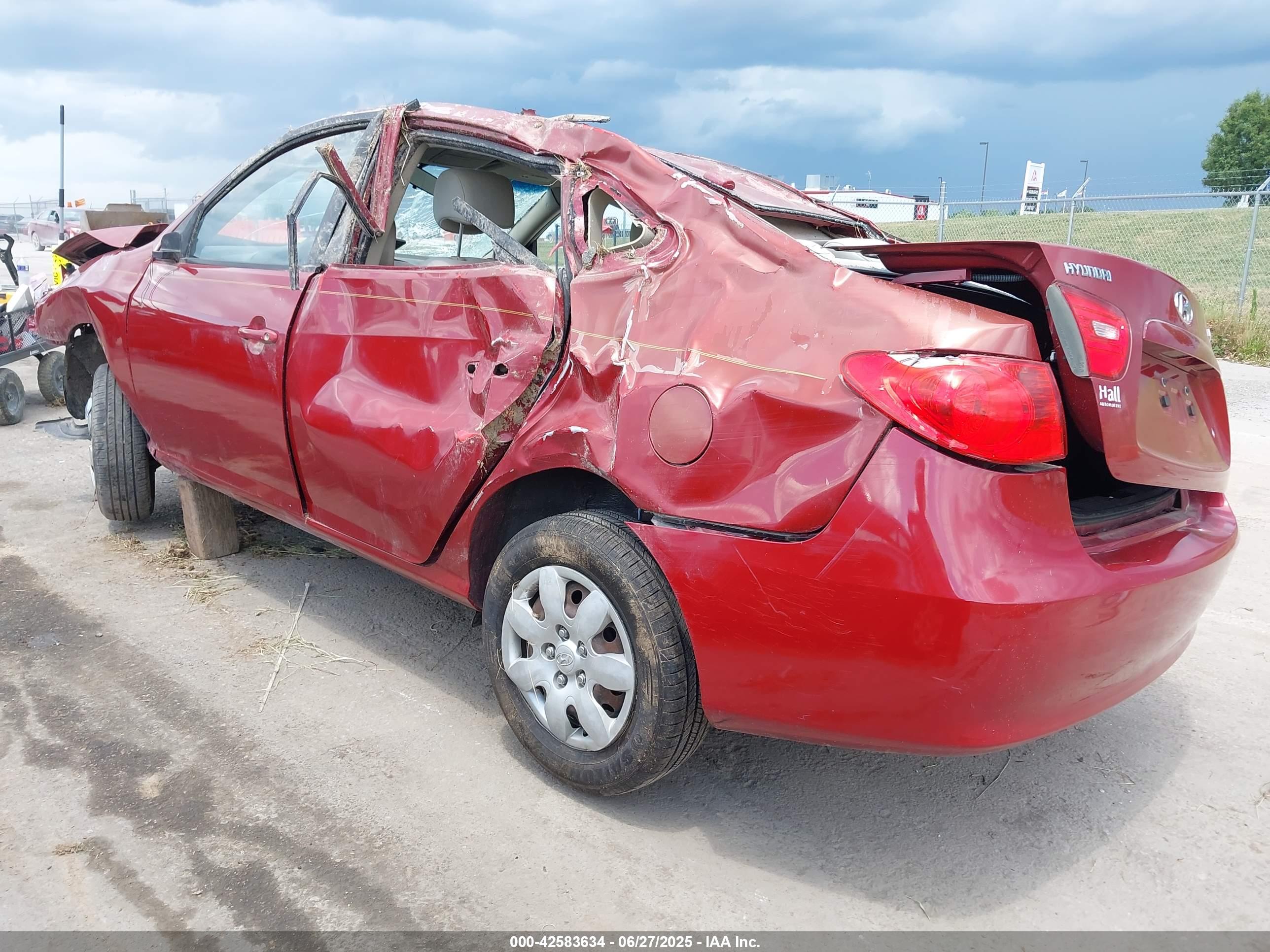 HYUNDAI ELANTRA image 3