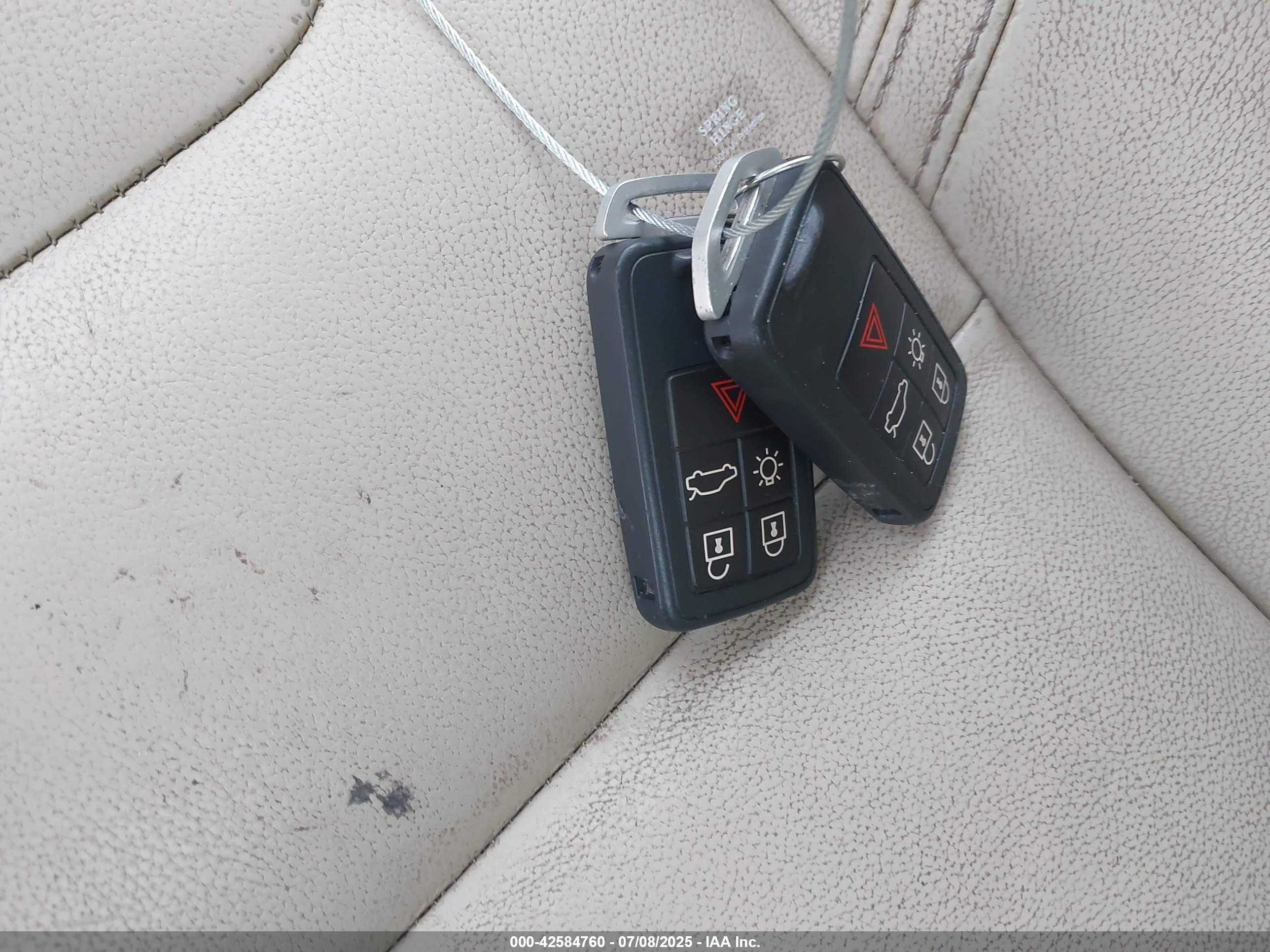 VOLVO S60 image 11