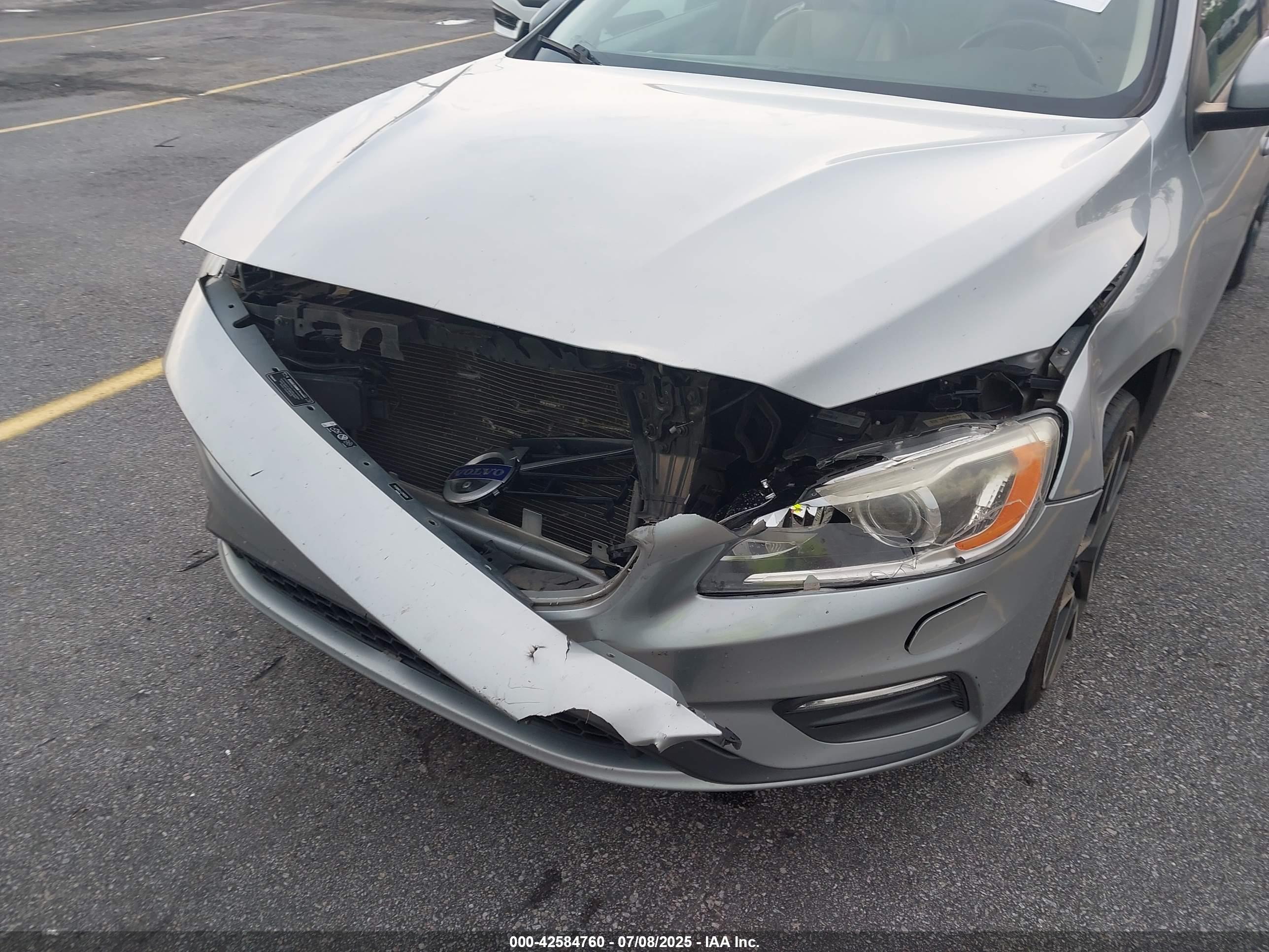 VOLVO S60 image 6