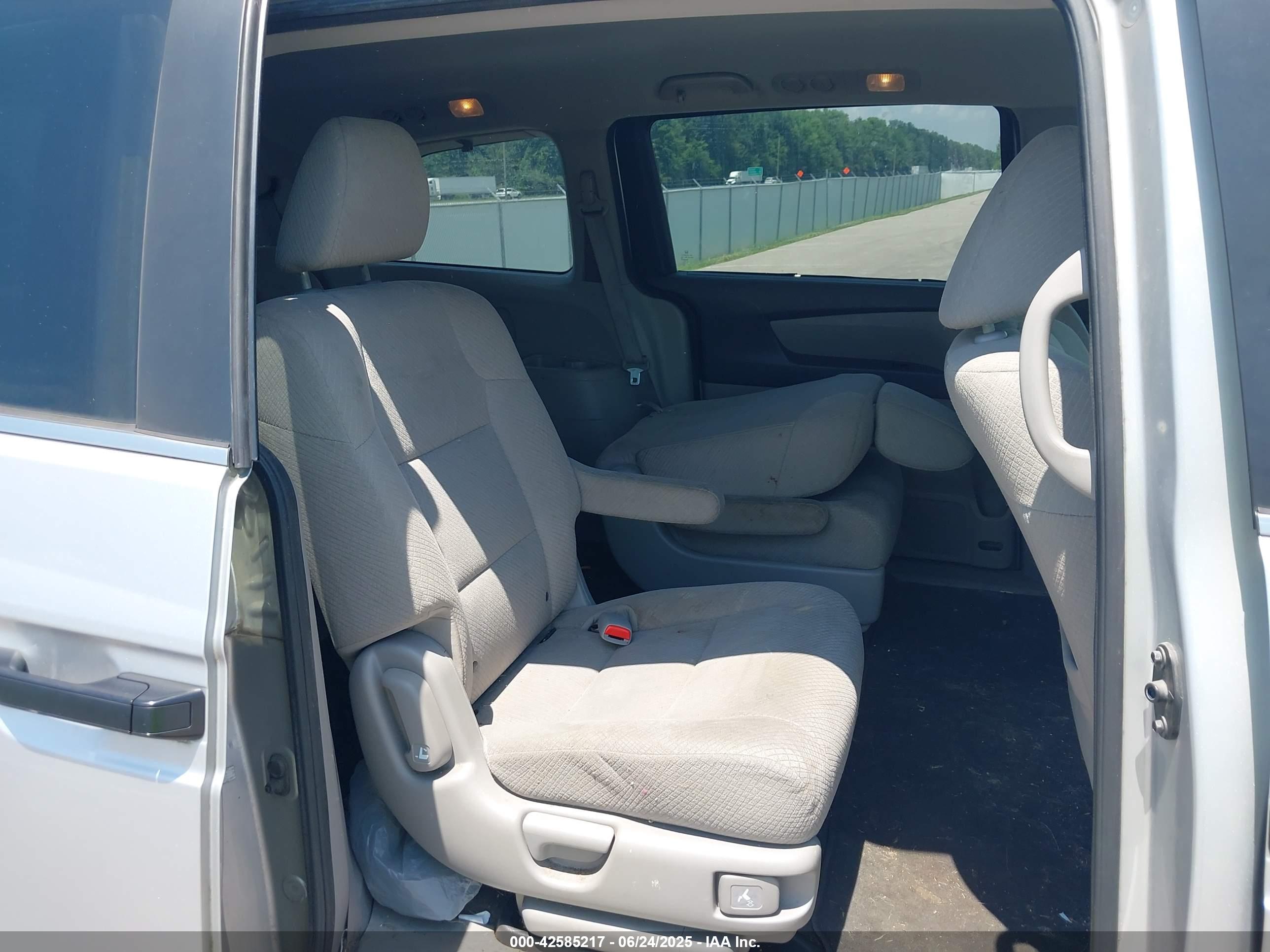 HONDA ODYSSEY image 8