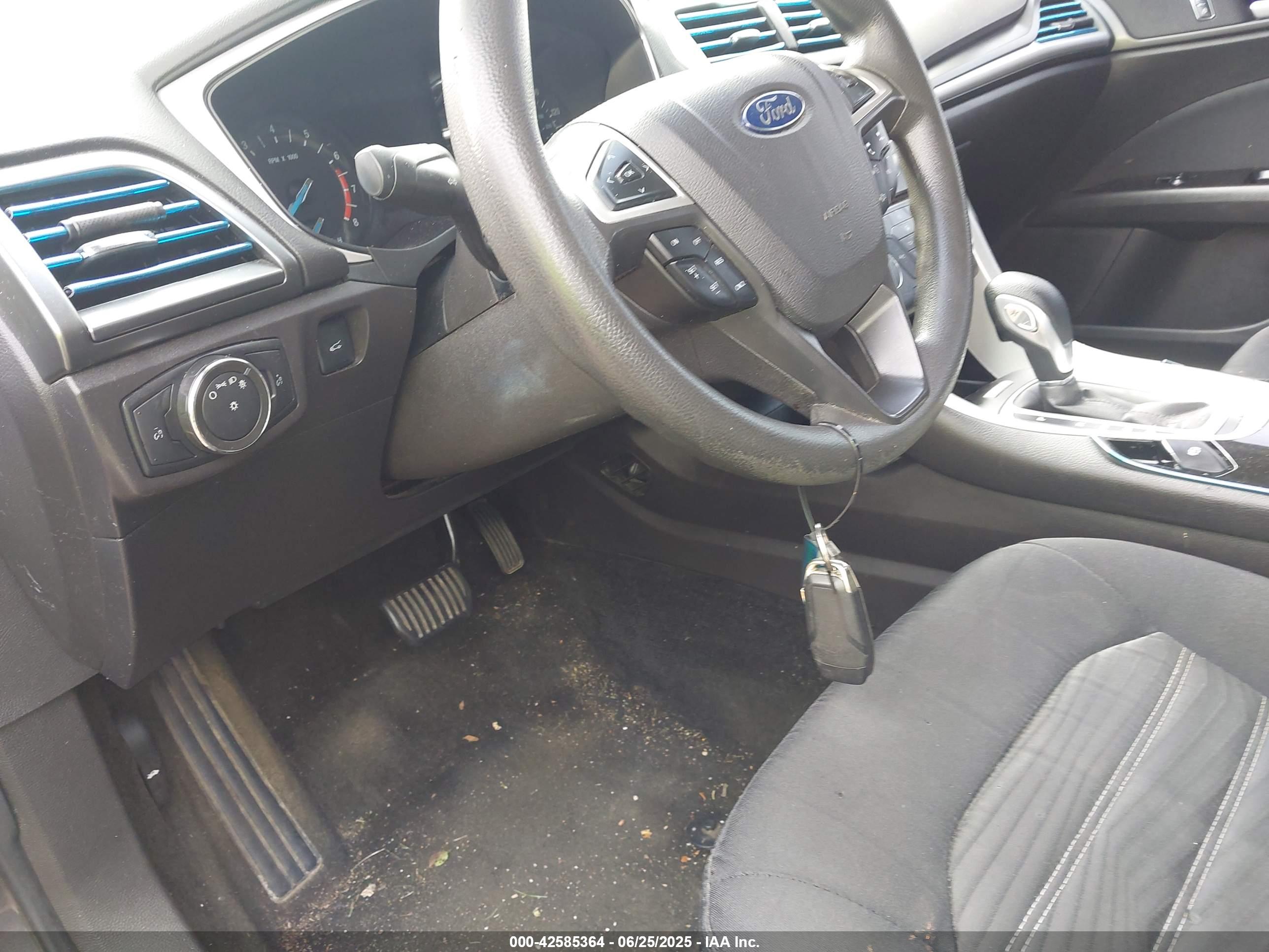 FORD FUSION image 11