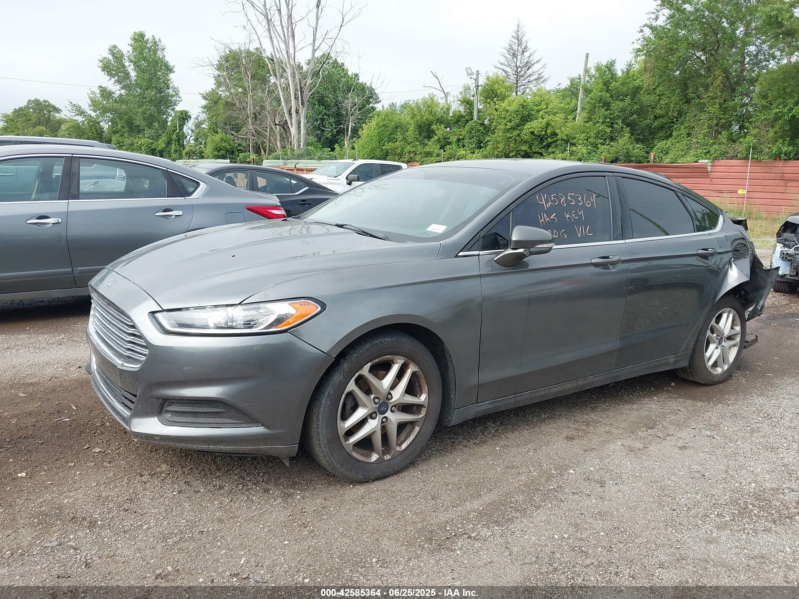 FORD FUSION image 2