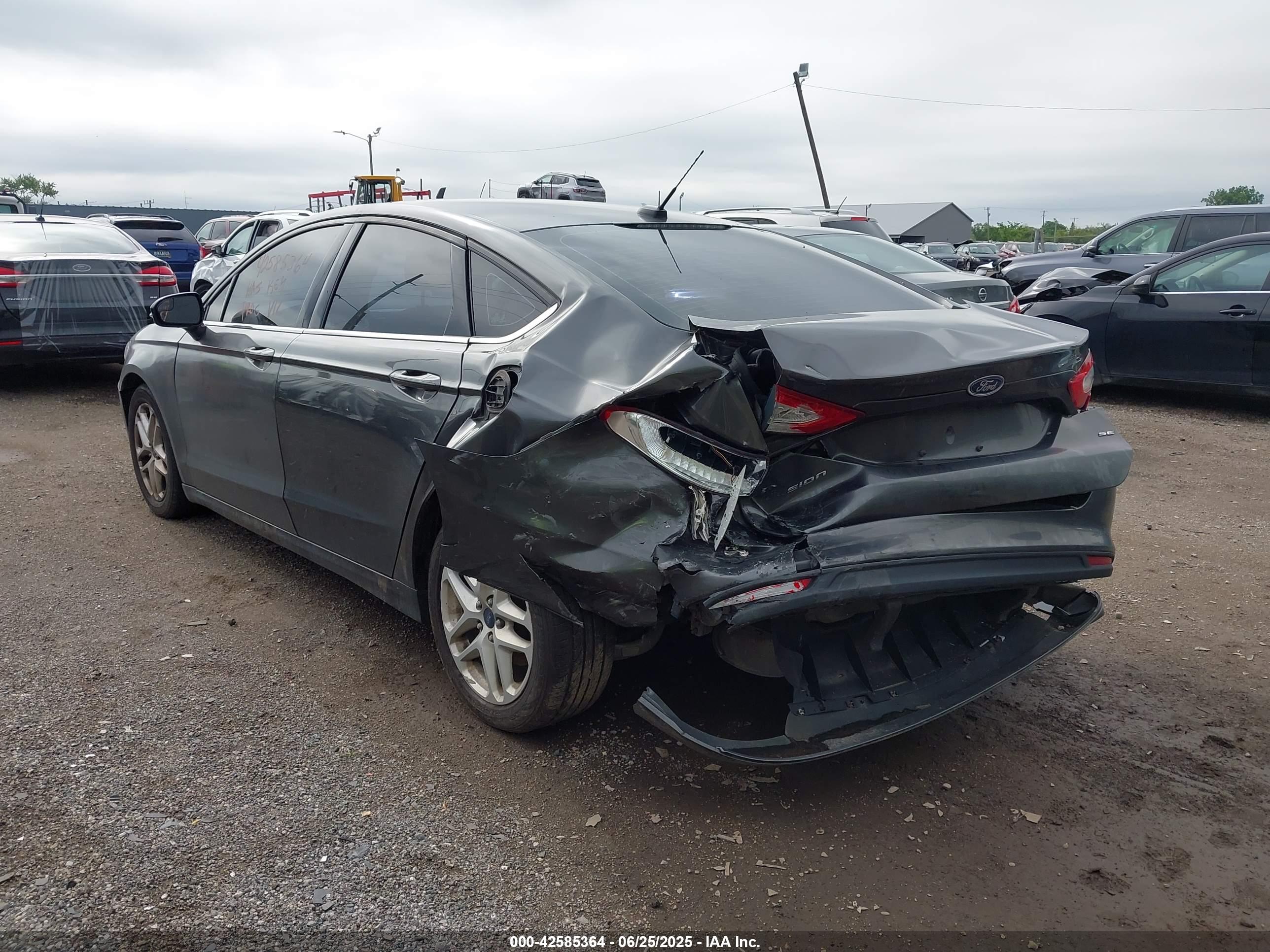 FORD FUSION image 3