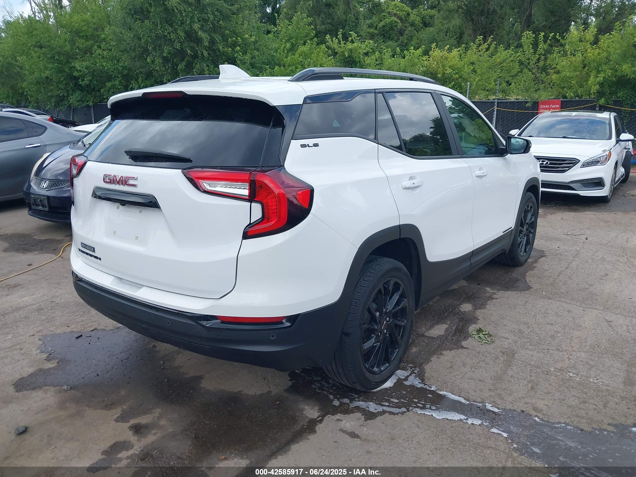 GMC TERRAIN image 4