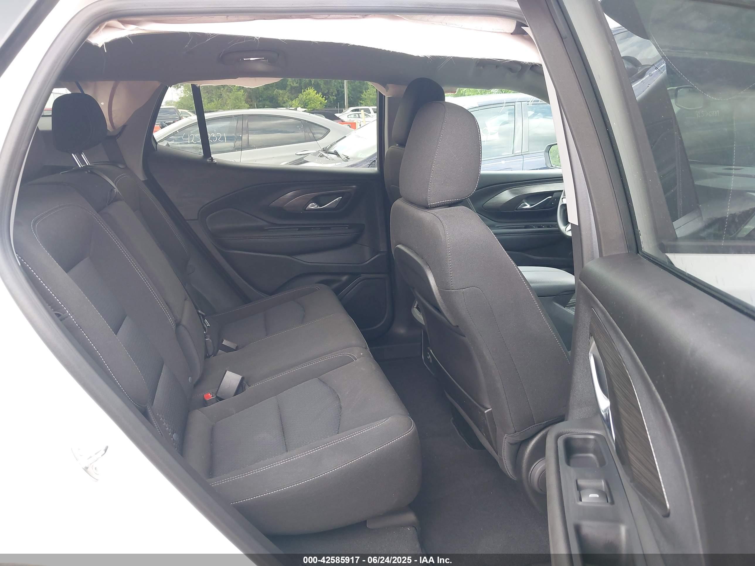 GMC TERRAIN image 8